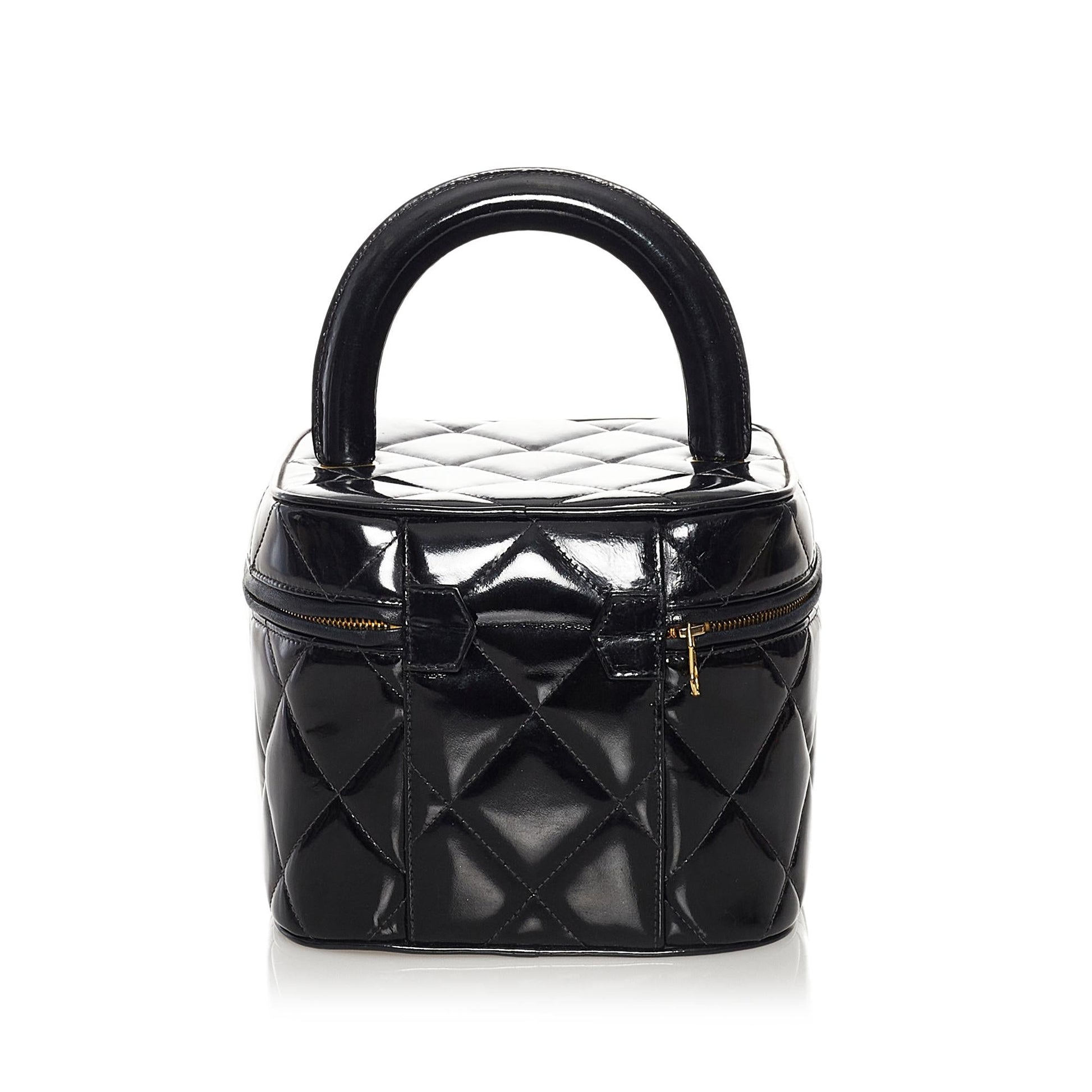 Chanel CC Matelasse Patent Vanity SHG Leather Handbag