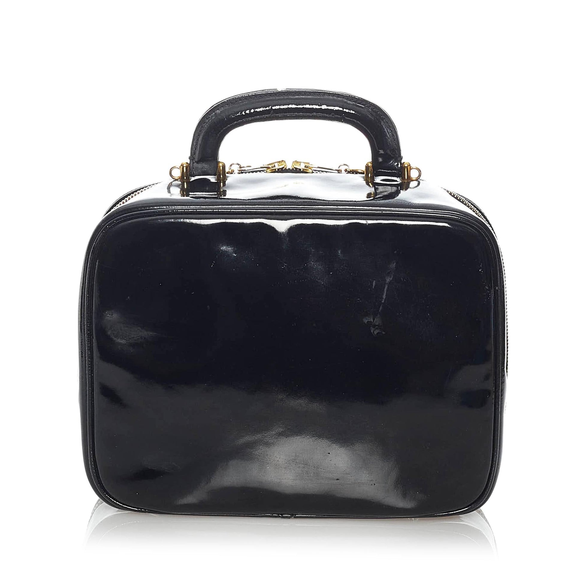 Chanel CC Patent Vanity SHG-iGWuvw Leather Handbag