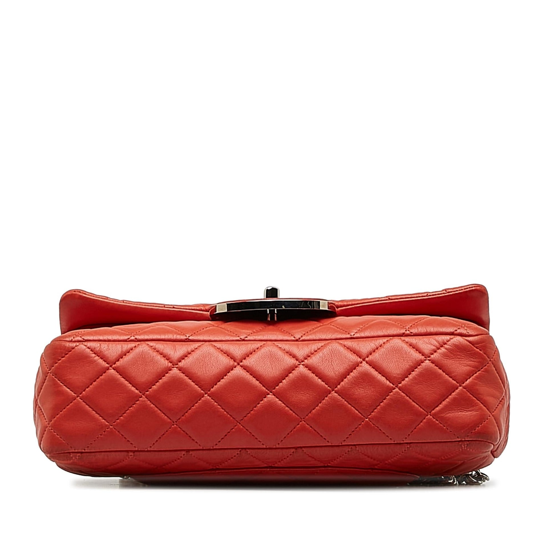 Chanel CC Quilted Flap SHG-PnJIQi Shoulder Bag
