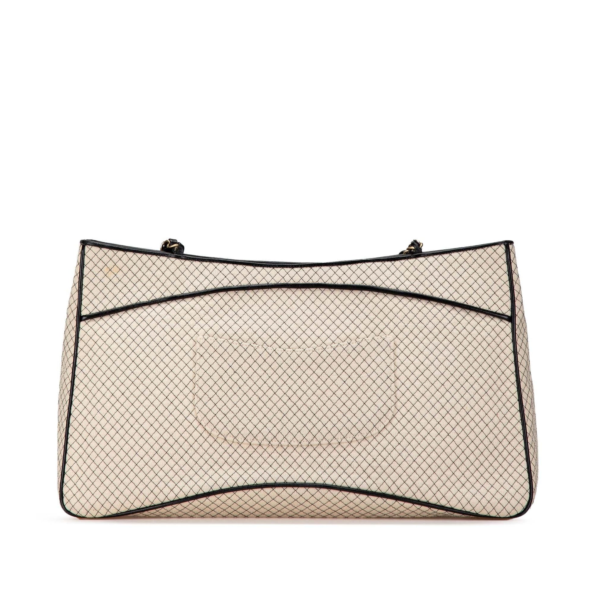 Chanel CC Quilted Jersey Tote (SHG-eUjRMY)