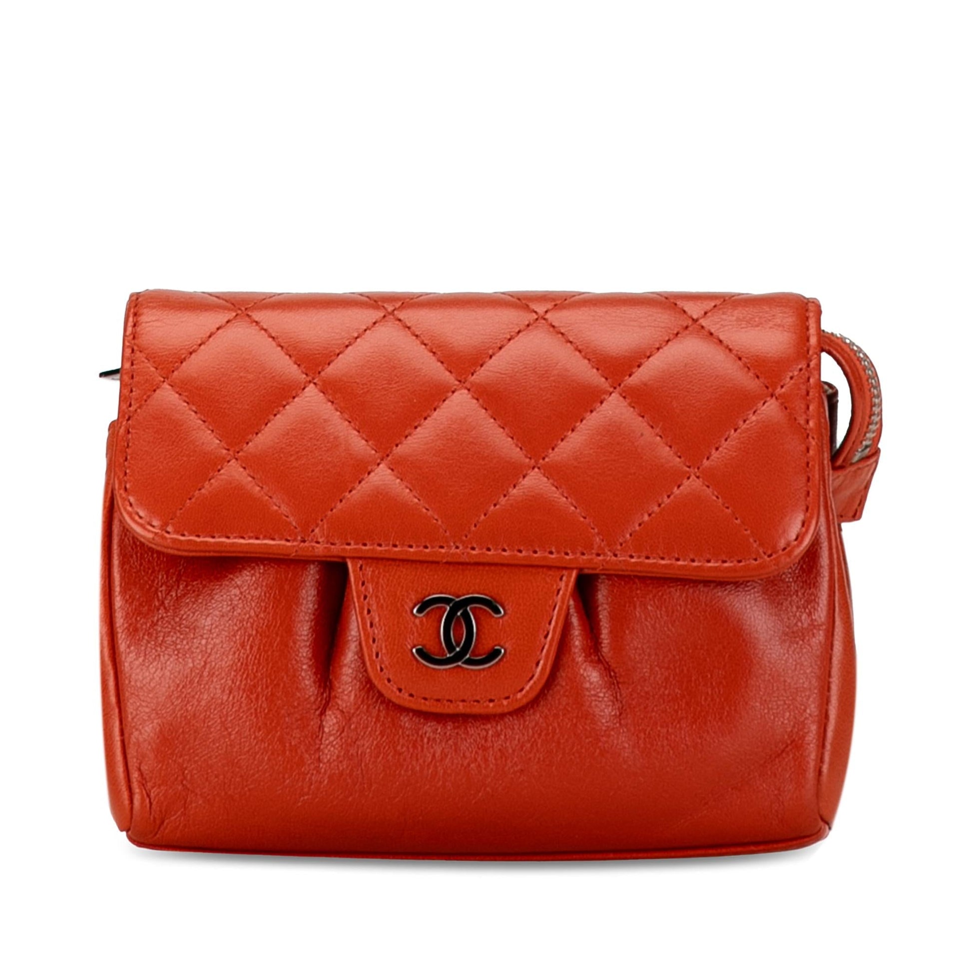 Chanel CC Quilted Lambskin Cosmetic SHG-lBlq6T Handbag