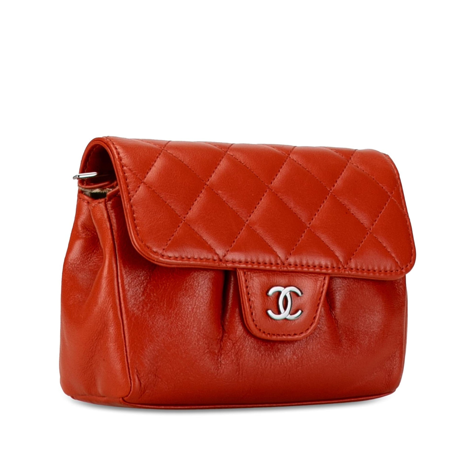 Chanel CC Quilted Lambskin Cosmetic SHG-lBlq6T Handbag