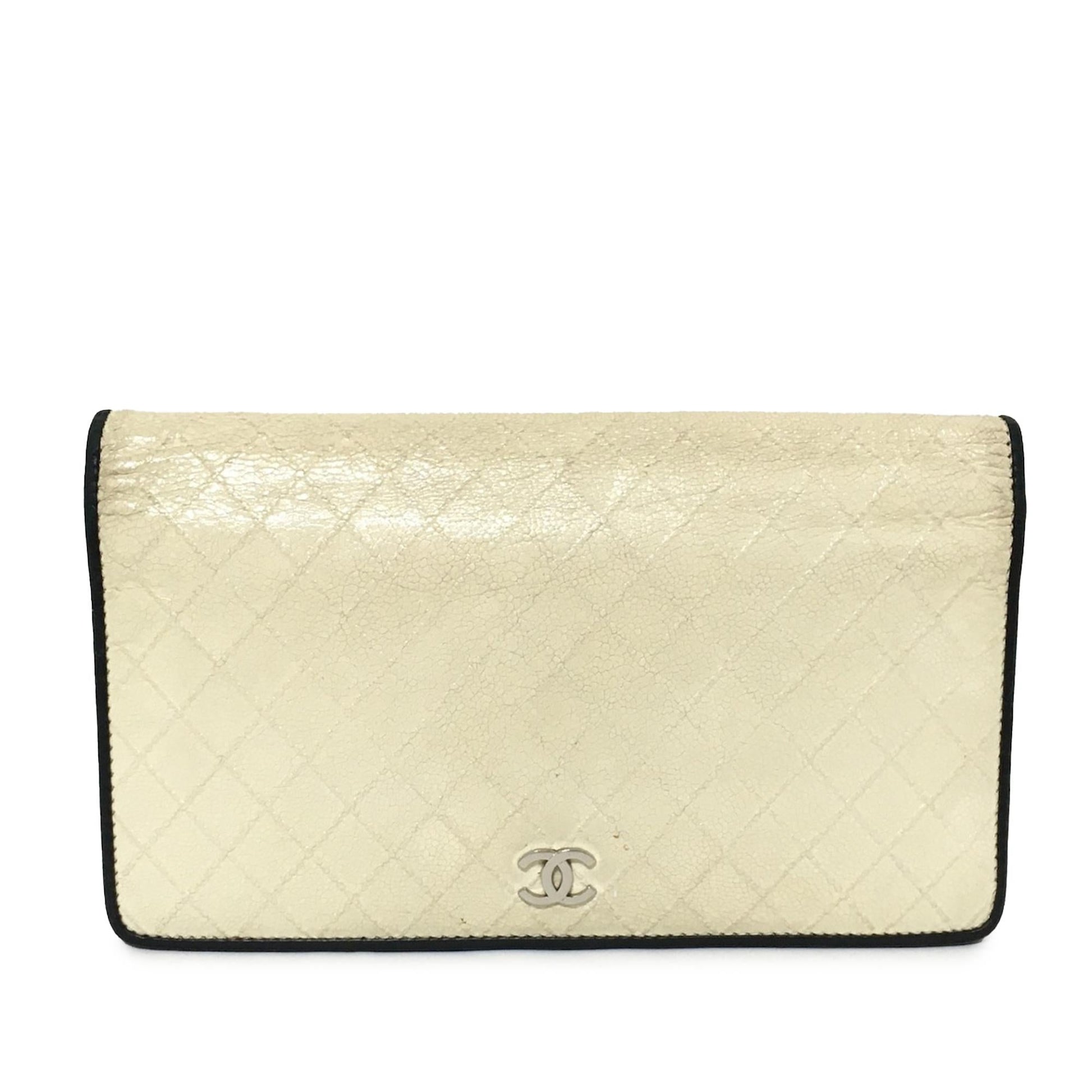 Chanel CC Quilted Lambskin Leather Long Wallet (SHG-5sKFrM)