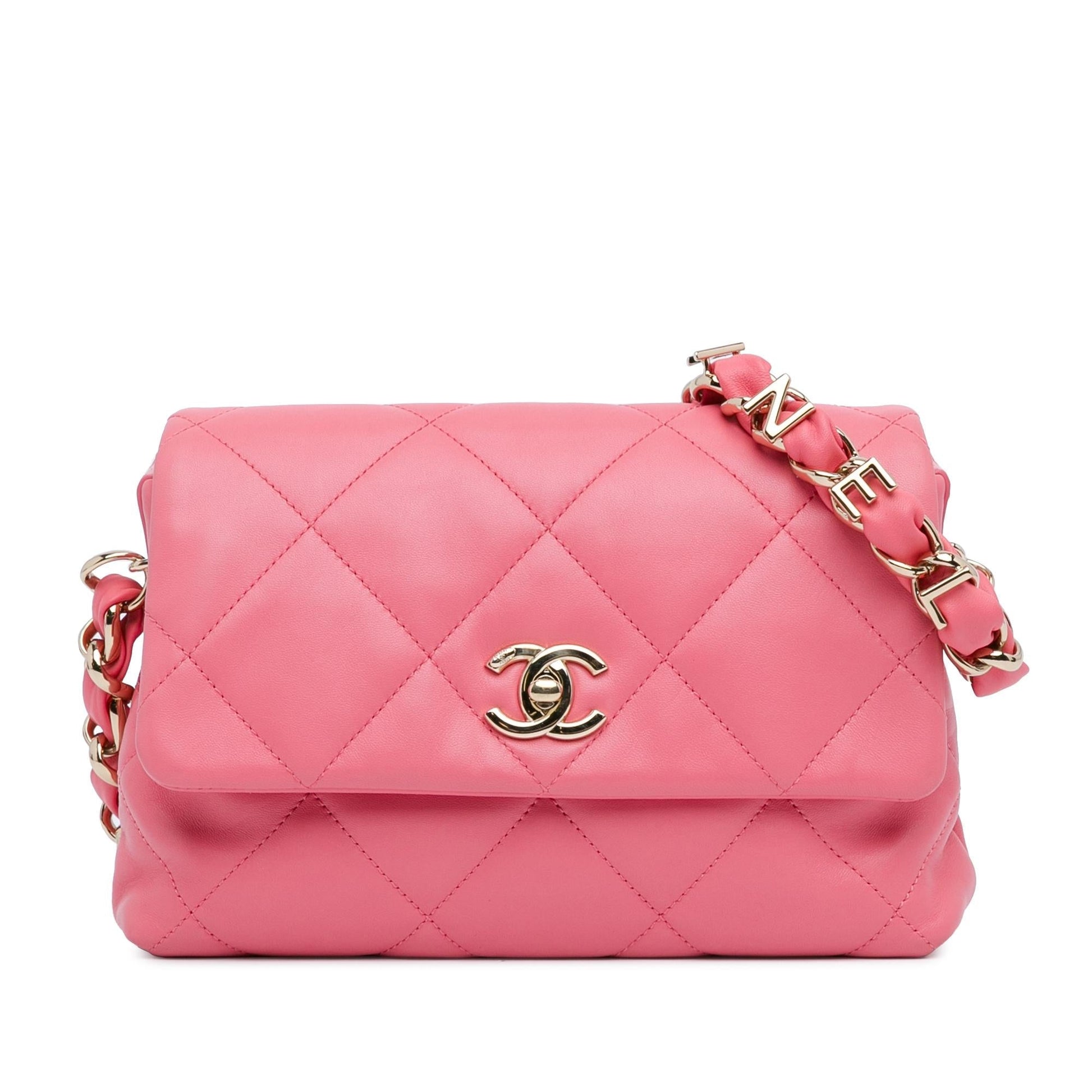 Chanel CC Quilted Lambskin Logo Chain Flap (SHG-Q5sy )