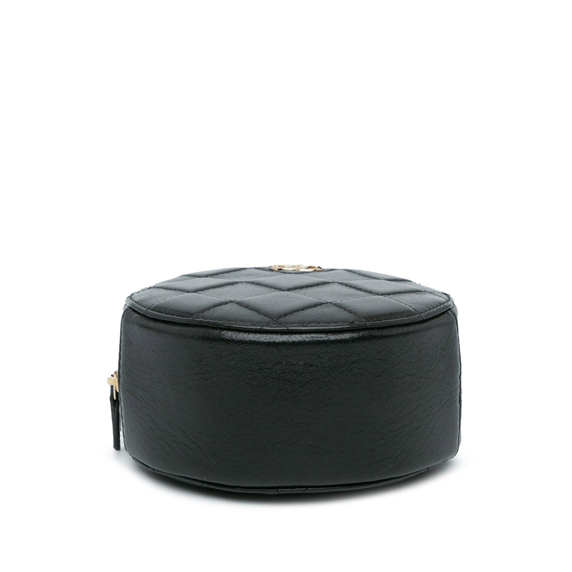 Chanel CC Quilted Lambskin Round Clutch Bag Chain 1