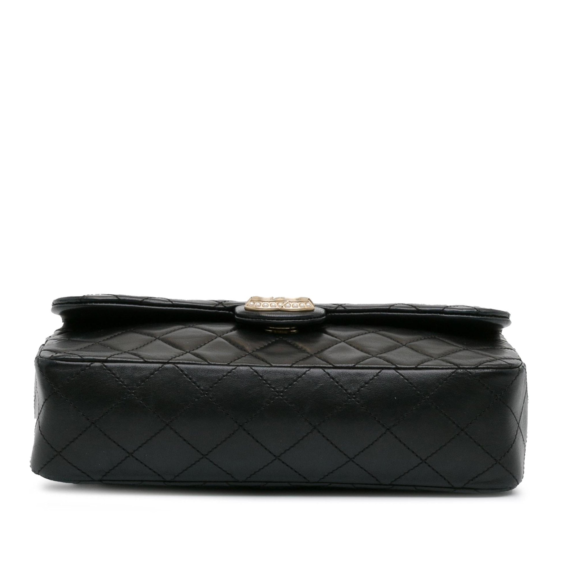Chanel CC Quilted Lambskin Westminster Pearl Flap (SHG-gi93nx)
