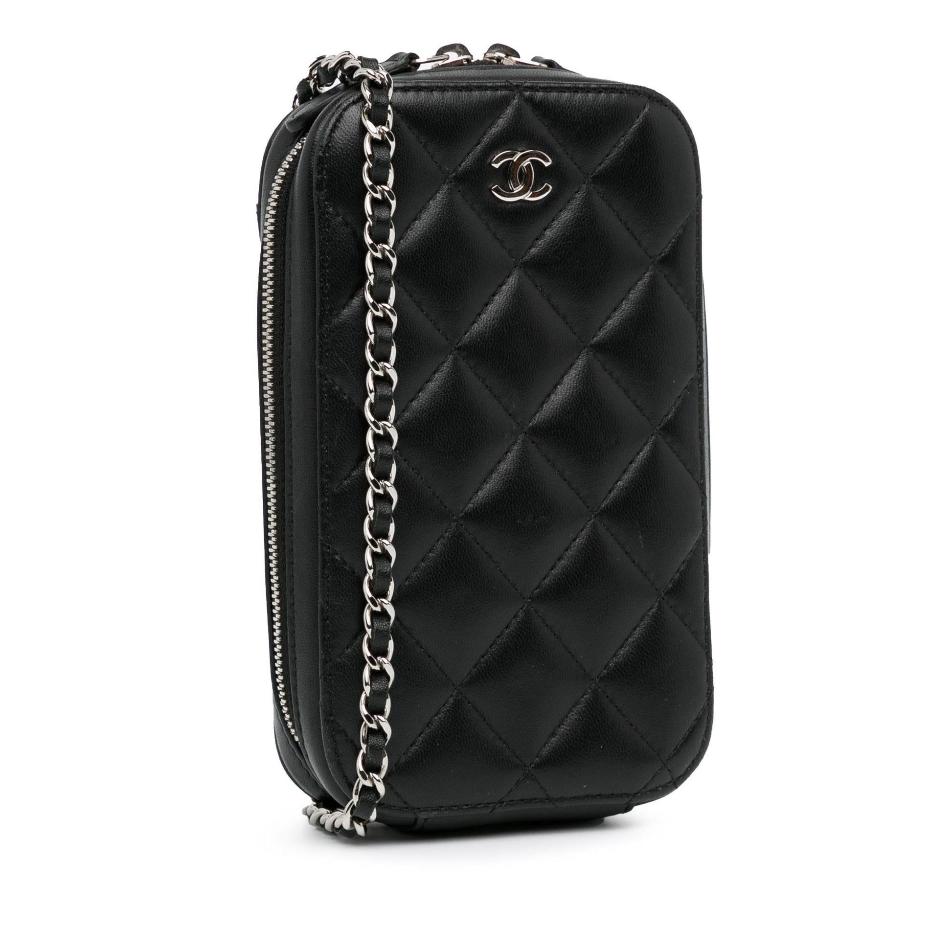 Chanel CC Quilted Lambskin Zip Phone Case (SHG-6GbcPW)