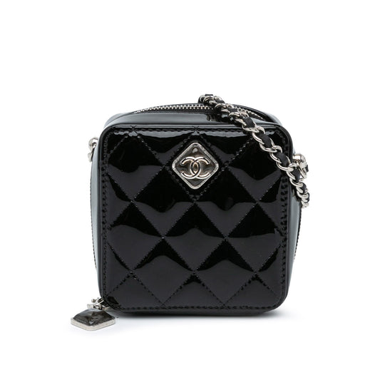 Chanel CC Quilted Patent Diamond Resin Clutch Bag Chain 2