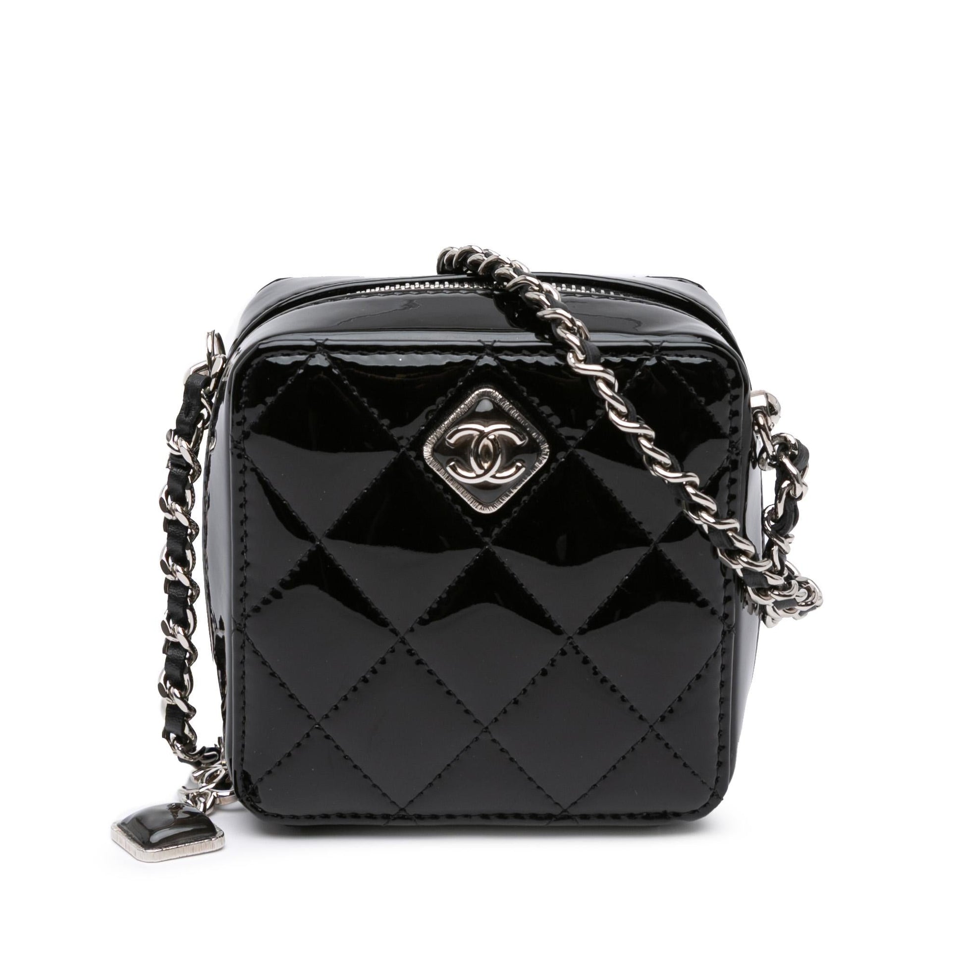 Chanel CC Quilted Patent Diamond Resin Clutch Bag Chain 3