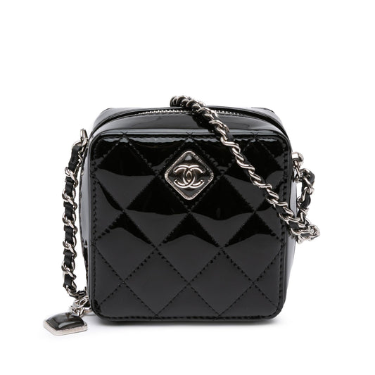 Chanel CC Quilted Patent Diamond Resin Clutch Bag Chain 3