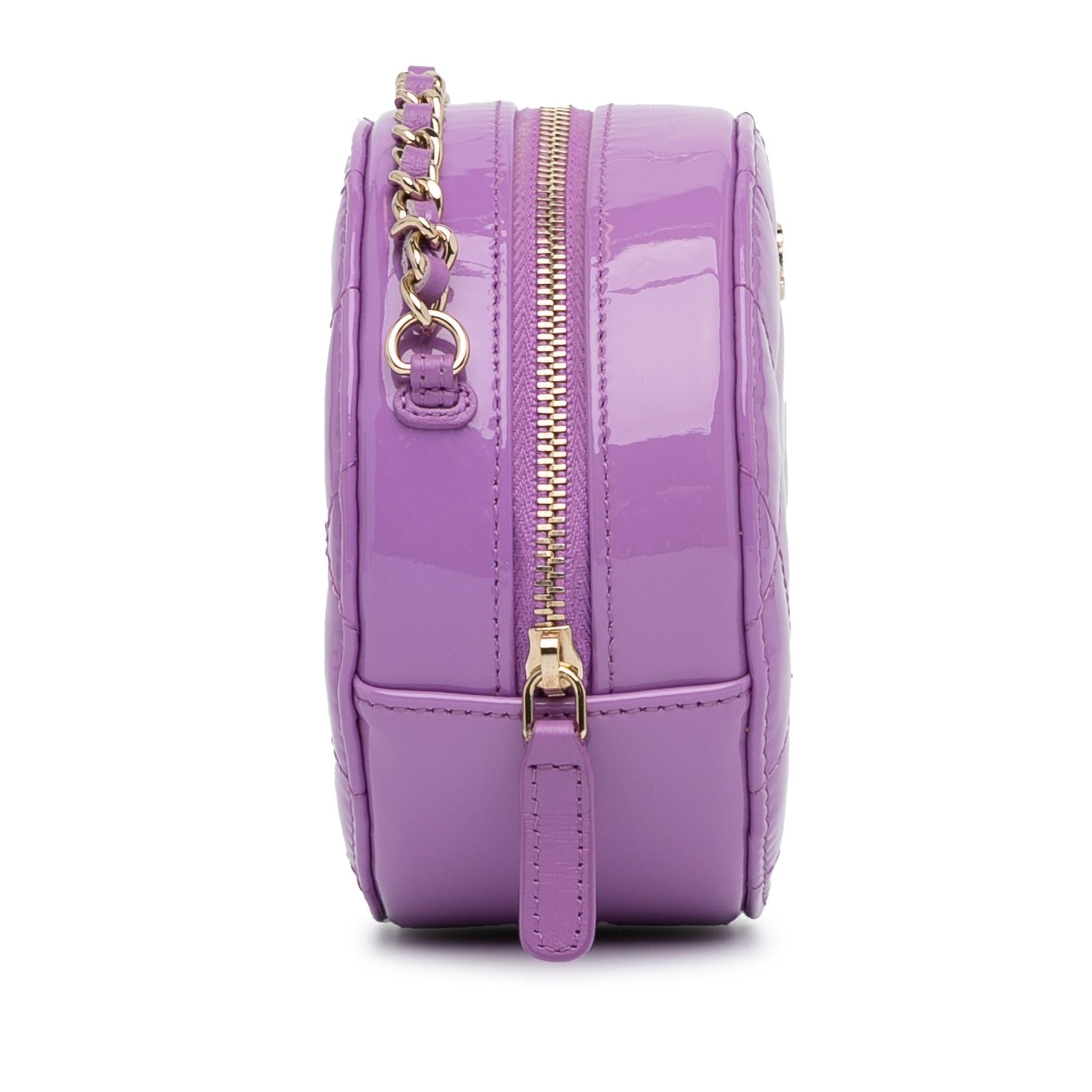 Chanel CC Quilted Patent Round SHG-g7ORNQ Clutch Bag