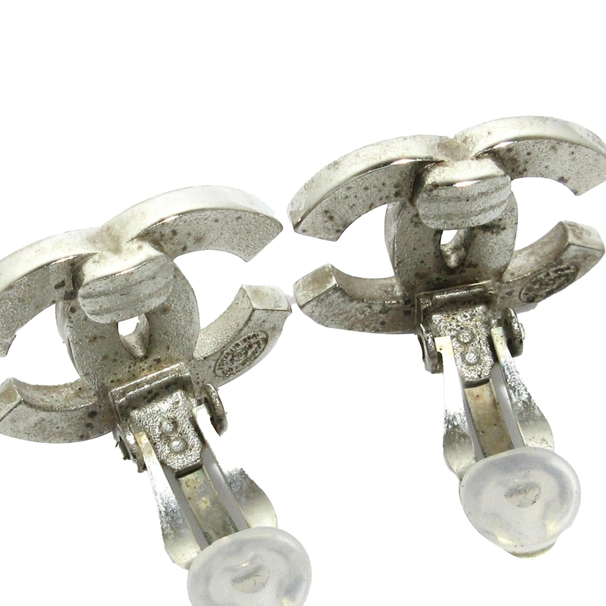 Chanel Cc Stripe Clip On Earrings (Shg-R493L0)