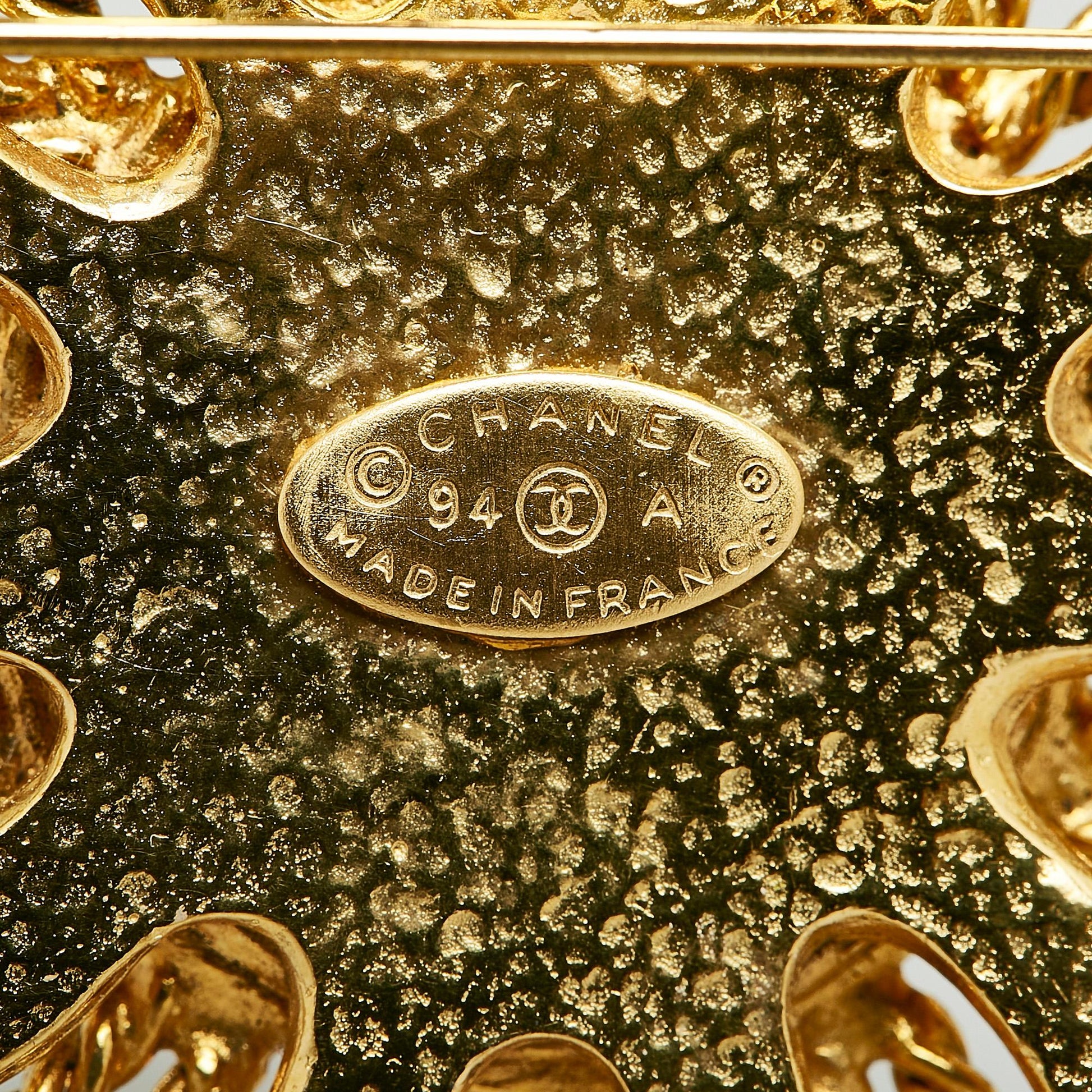 Chanel CC Sun Motif Brooch SHG-mBg6jK Handbag