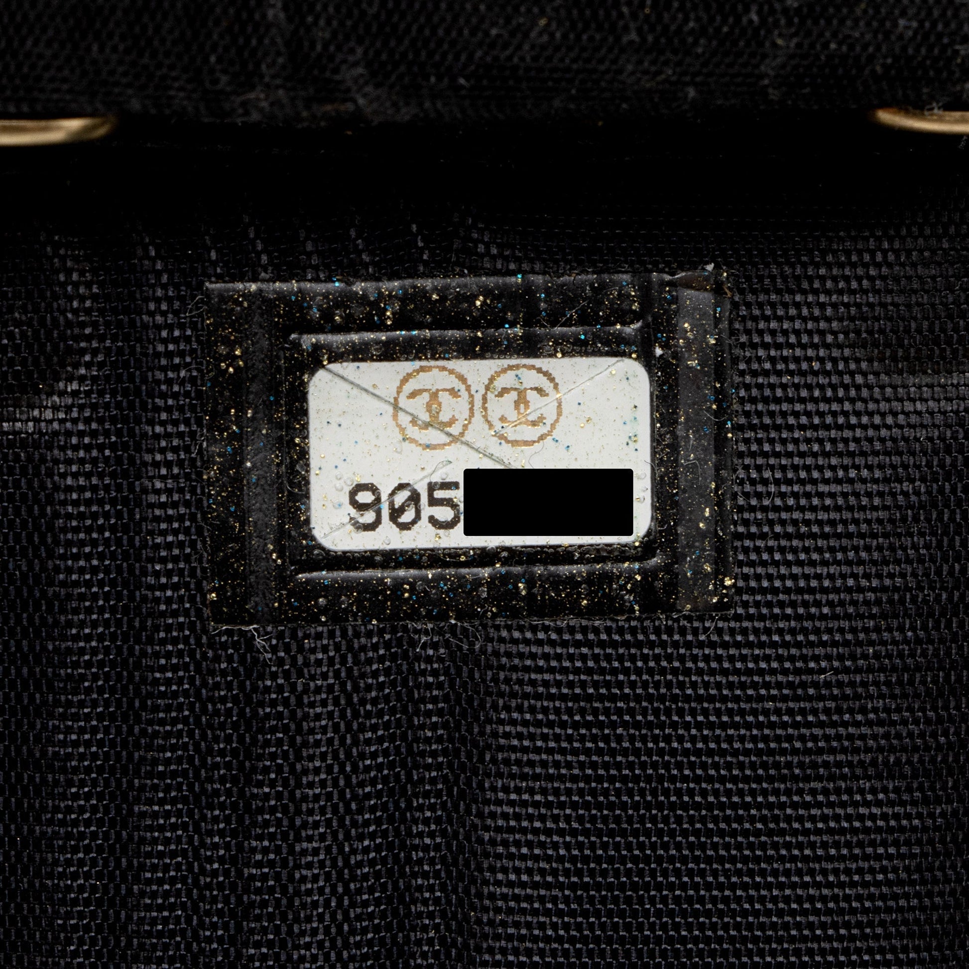 Chanel Caviar Leather Timeless CC 6 Key Holder (SHF-mNPvc8)