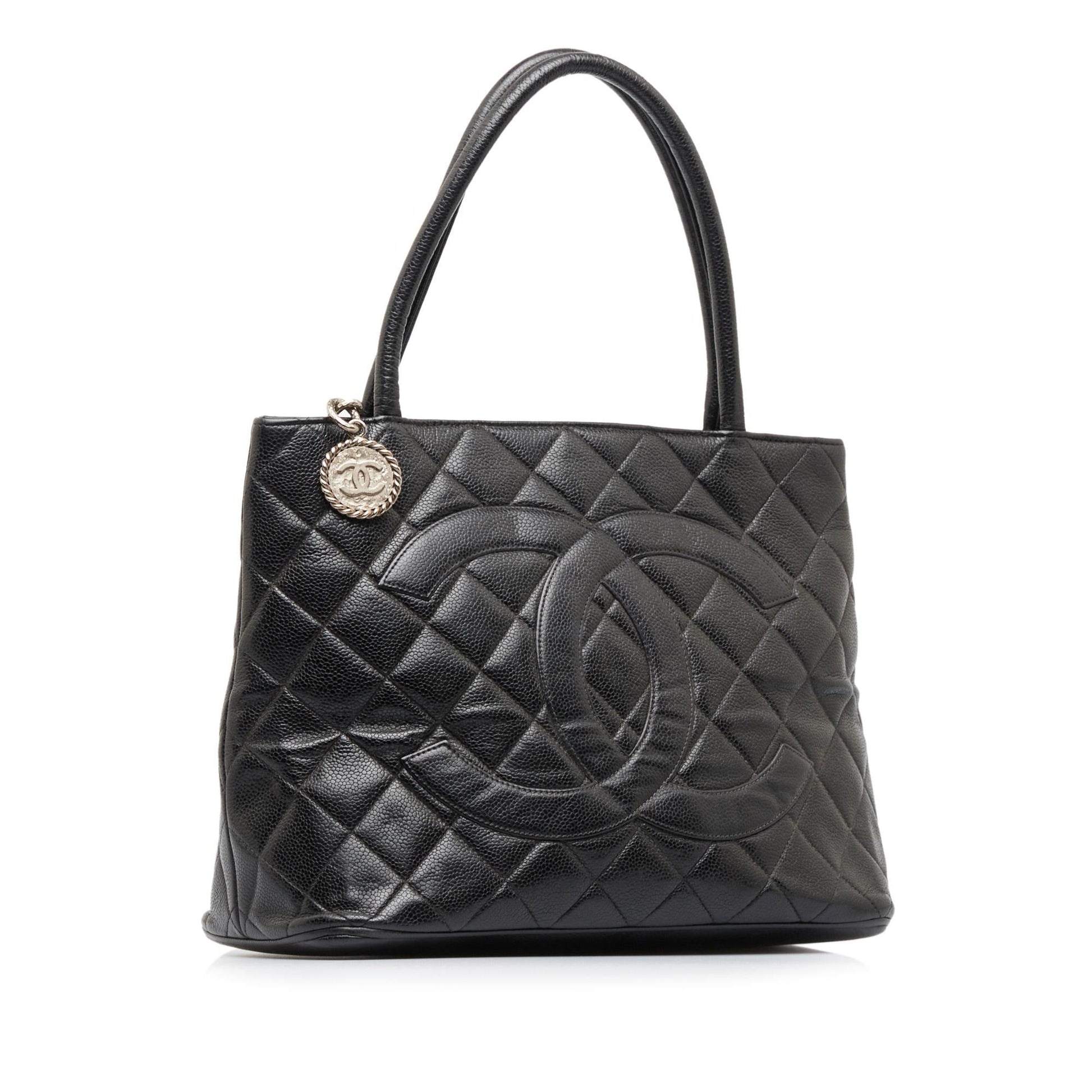 Chanel Caviar Medallion SHG-fR3L7k Tote Bag