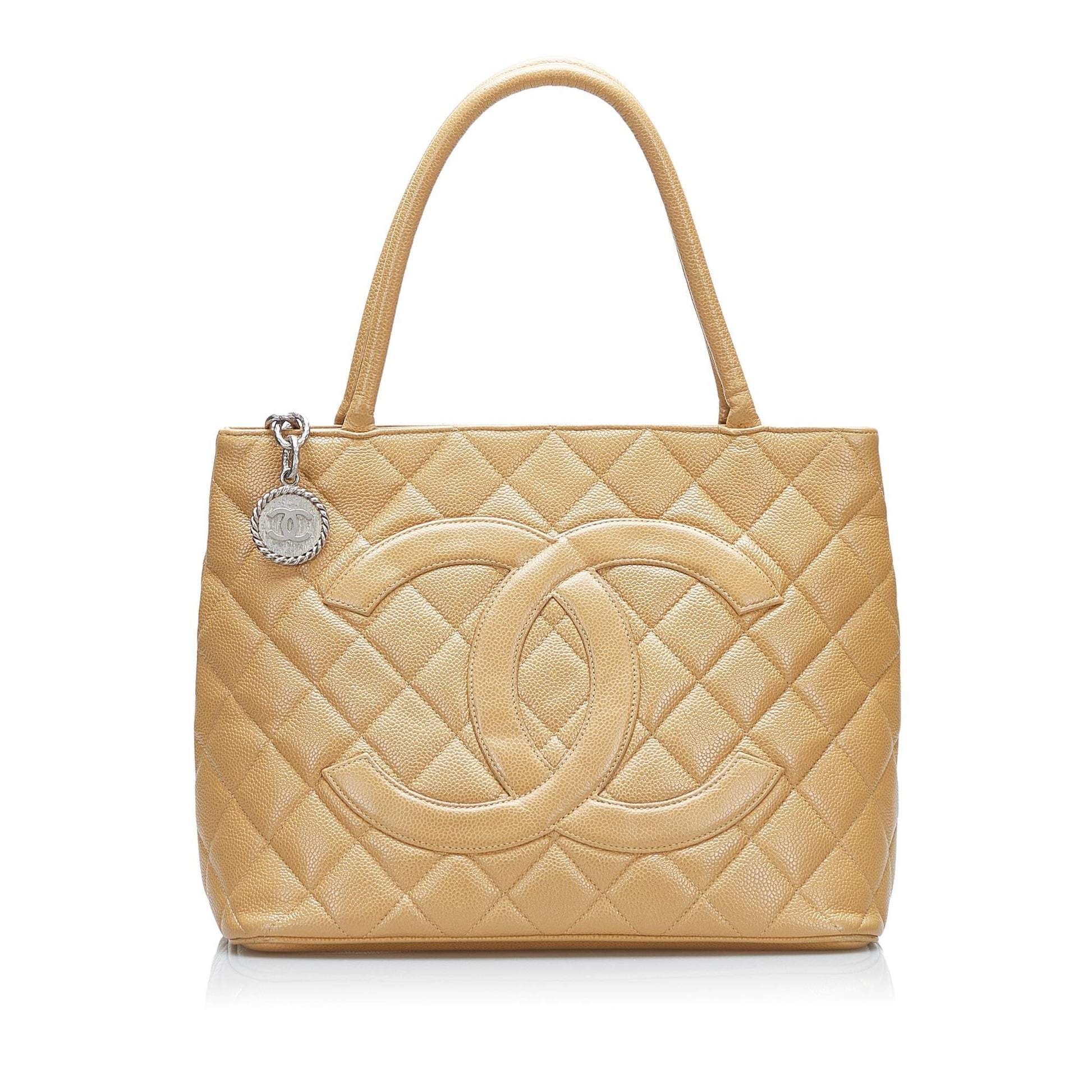 Chanel Caviar Medallion SHG-ajgoYD Tote Bag