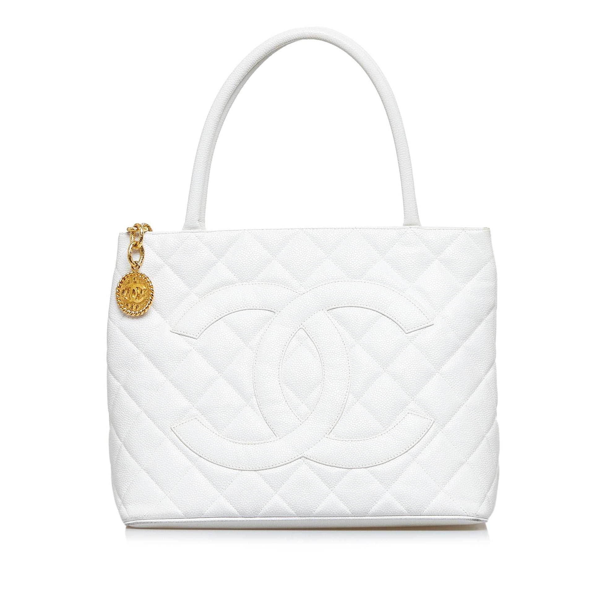 Chanel Caviar Medallion SHG-lGCrVT Tote Bag