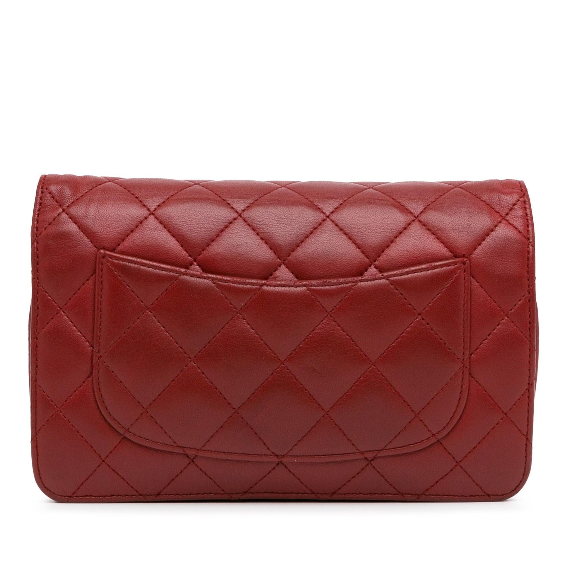 Chanel Classic Lambskin on SHG-QiIFM3 Wallet Case