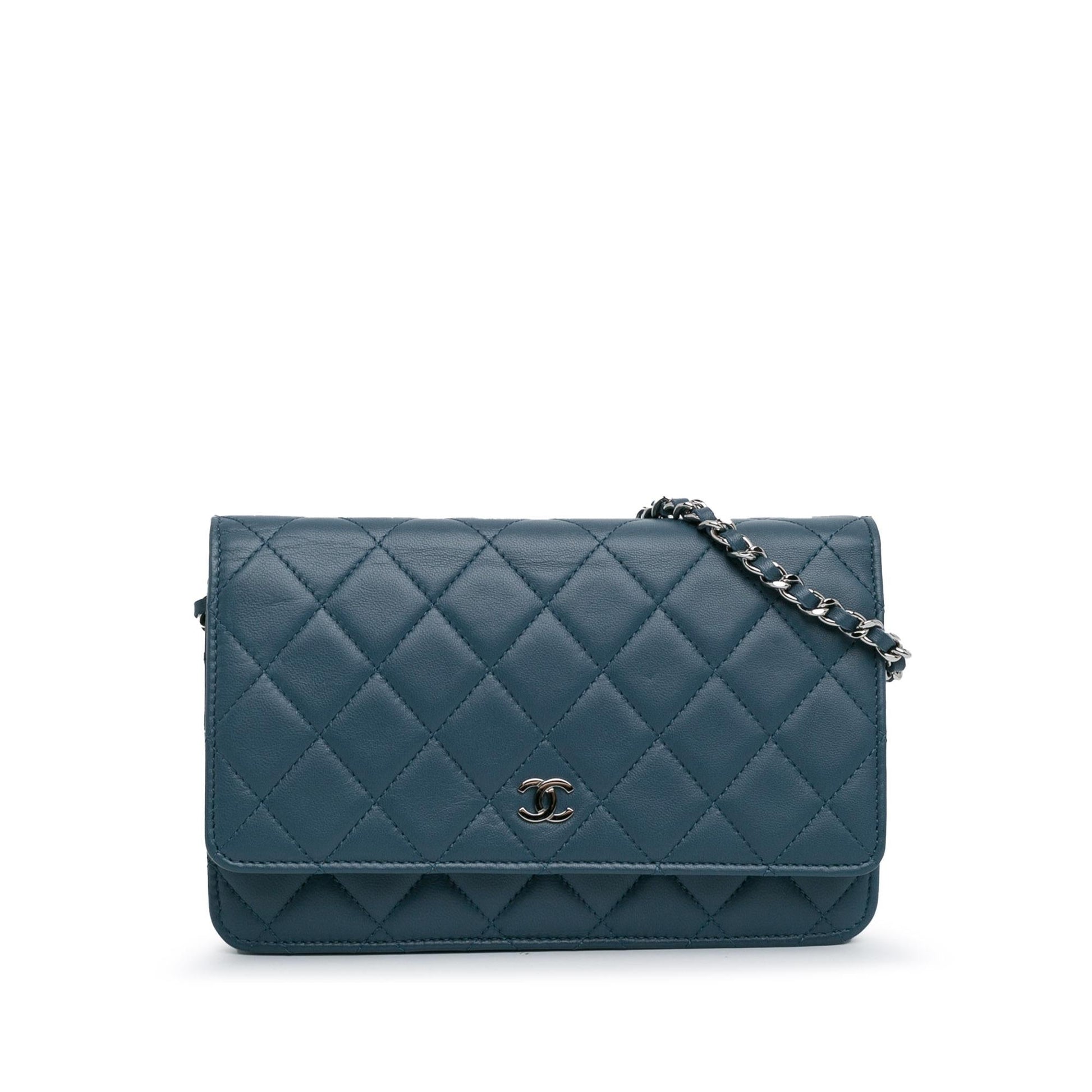 Chanel Classic Lambskin on SHG-fxeulc Wallet Case