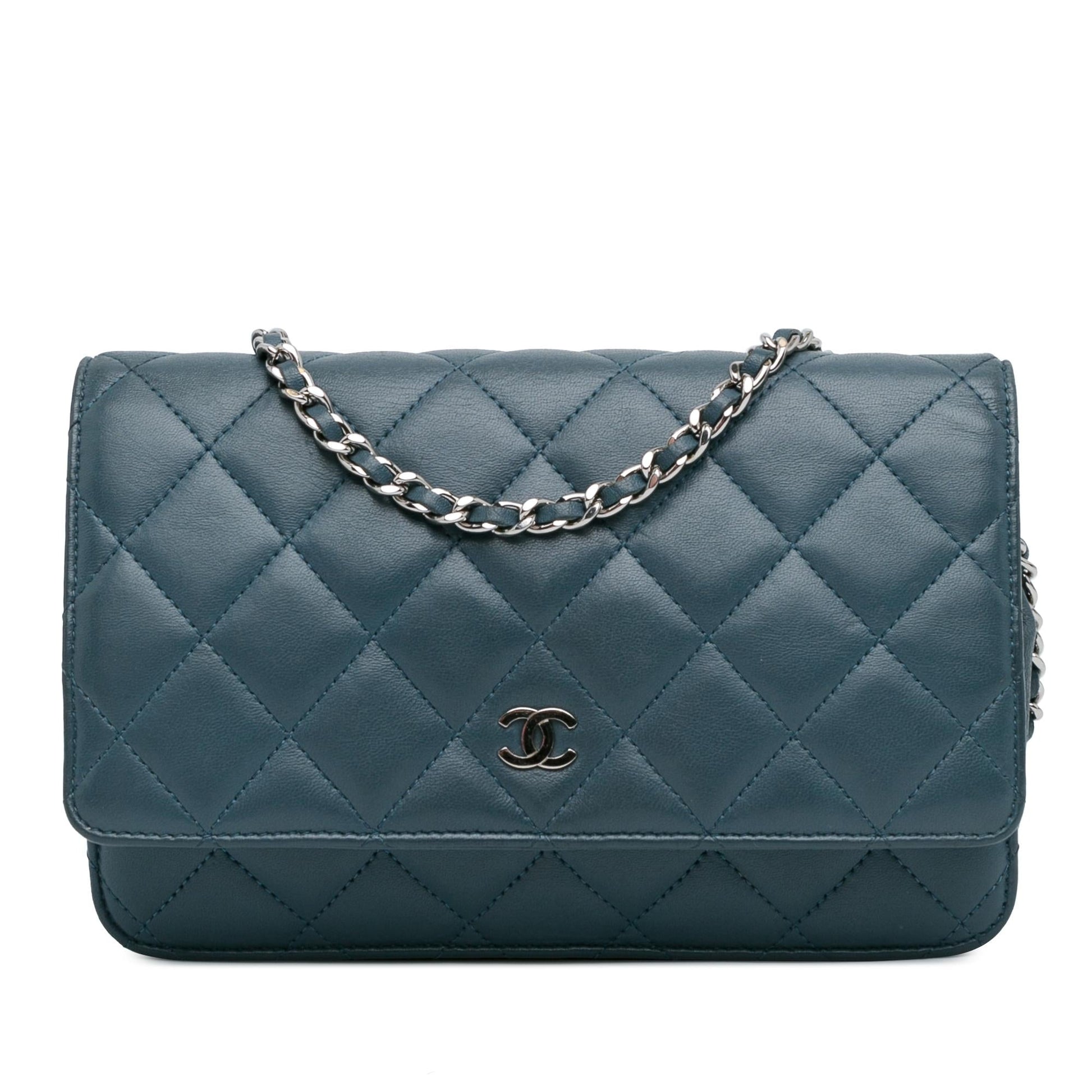 Chanel Classic Lambskin on SHG-gkuHIv Wallet Case