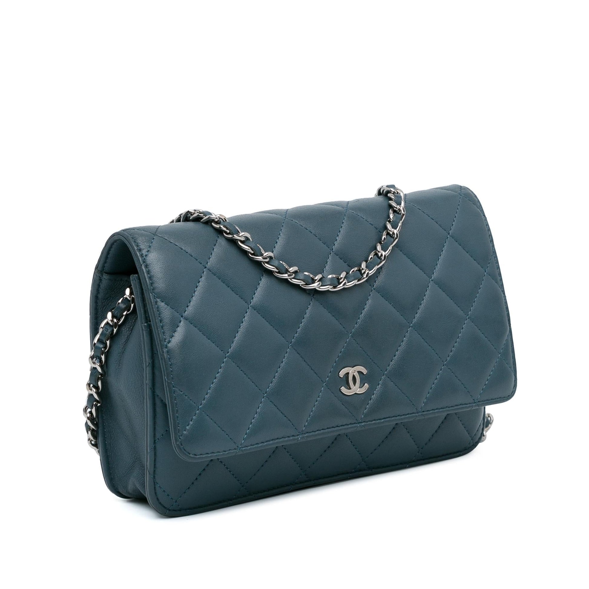 Chanel Classic Lambskin on SHG-gkuHIv Wallet Case