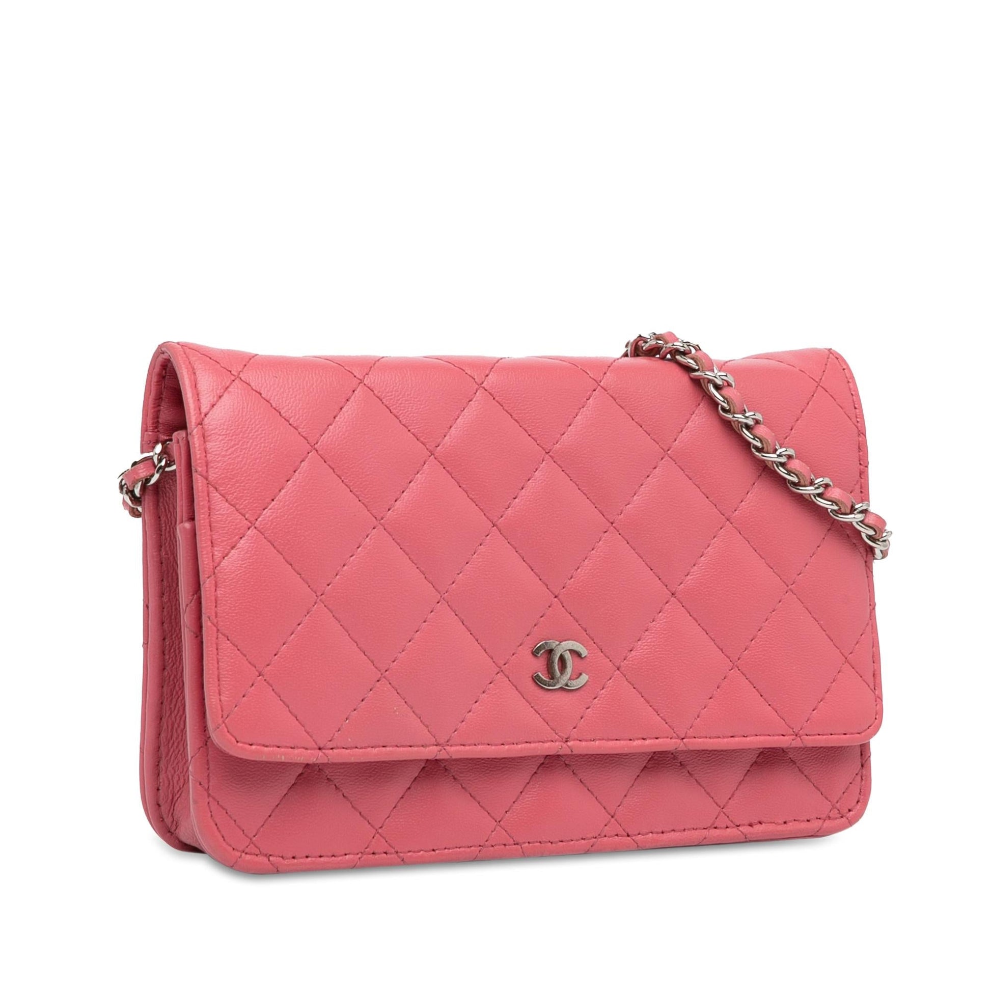 Chanel Classic Lambskin on SHG-ltwE8d Wallet Case