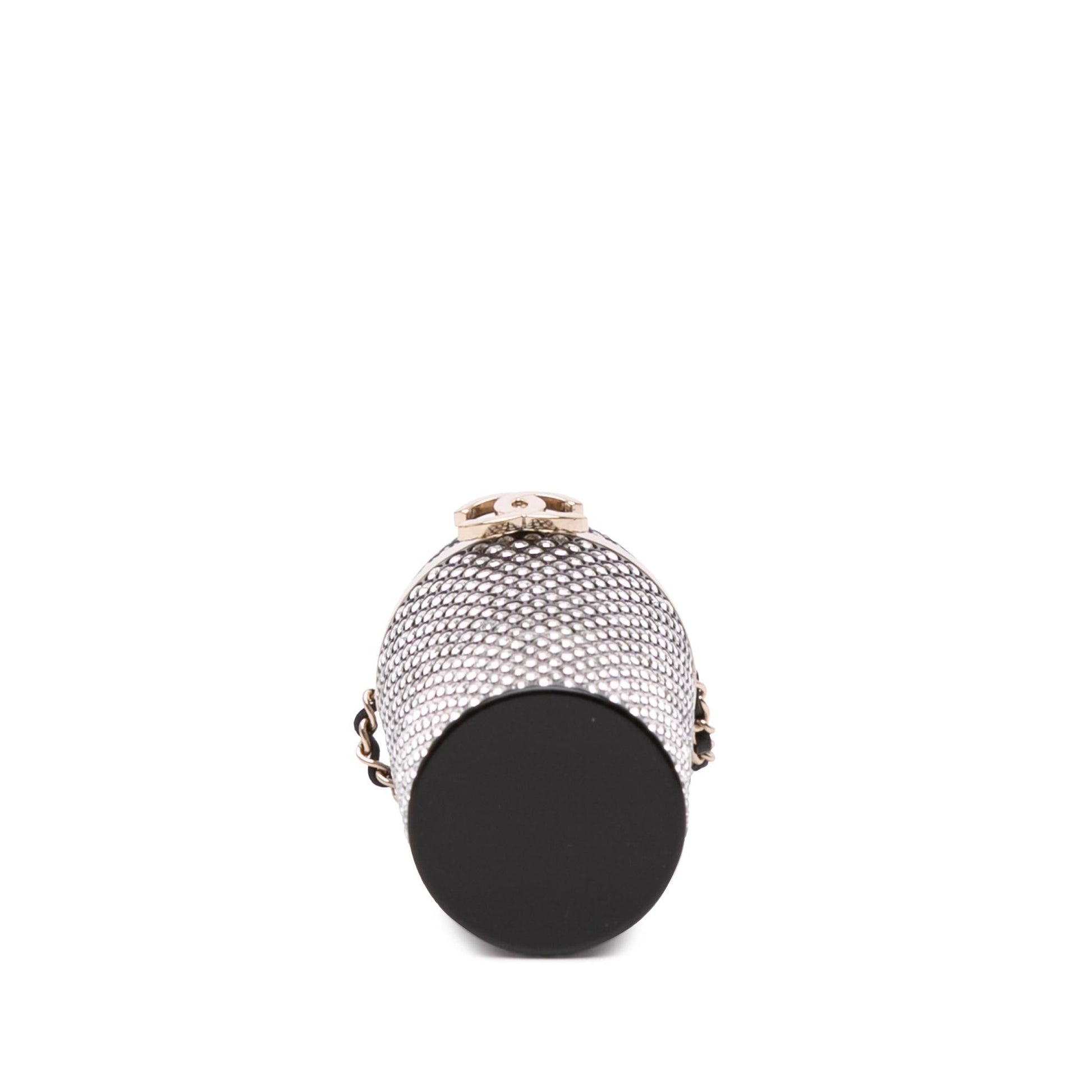 Chanel Crystal Lipstick on SHG-LNtVWT Handbag