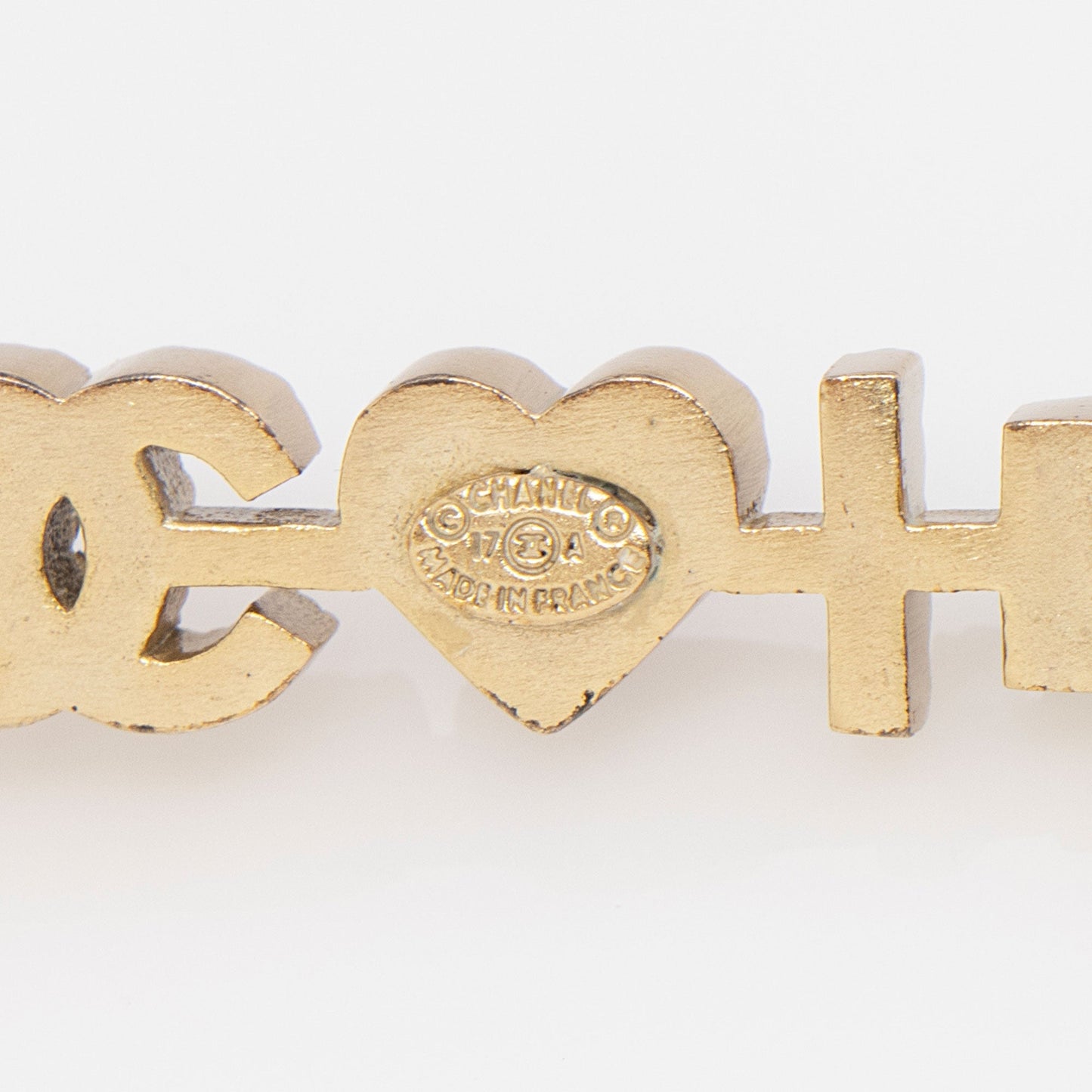 Chanel Enamel Pearl CC Brooch SHF-JrKkba Handbag