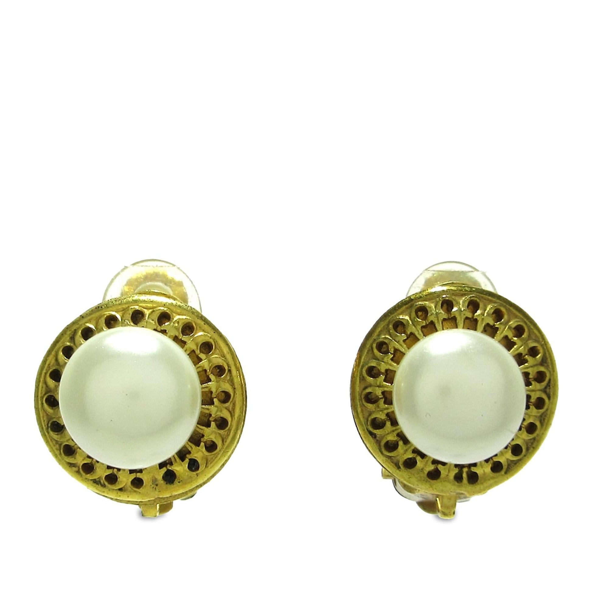 Chanel Faux Pearl Clip On Earrings (Shg-Ugoorm)