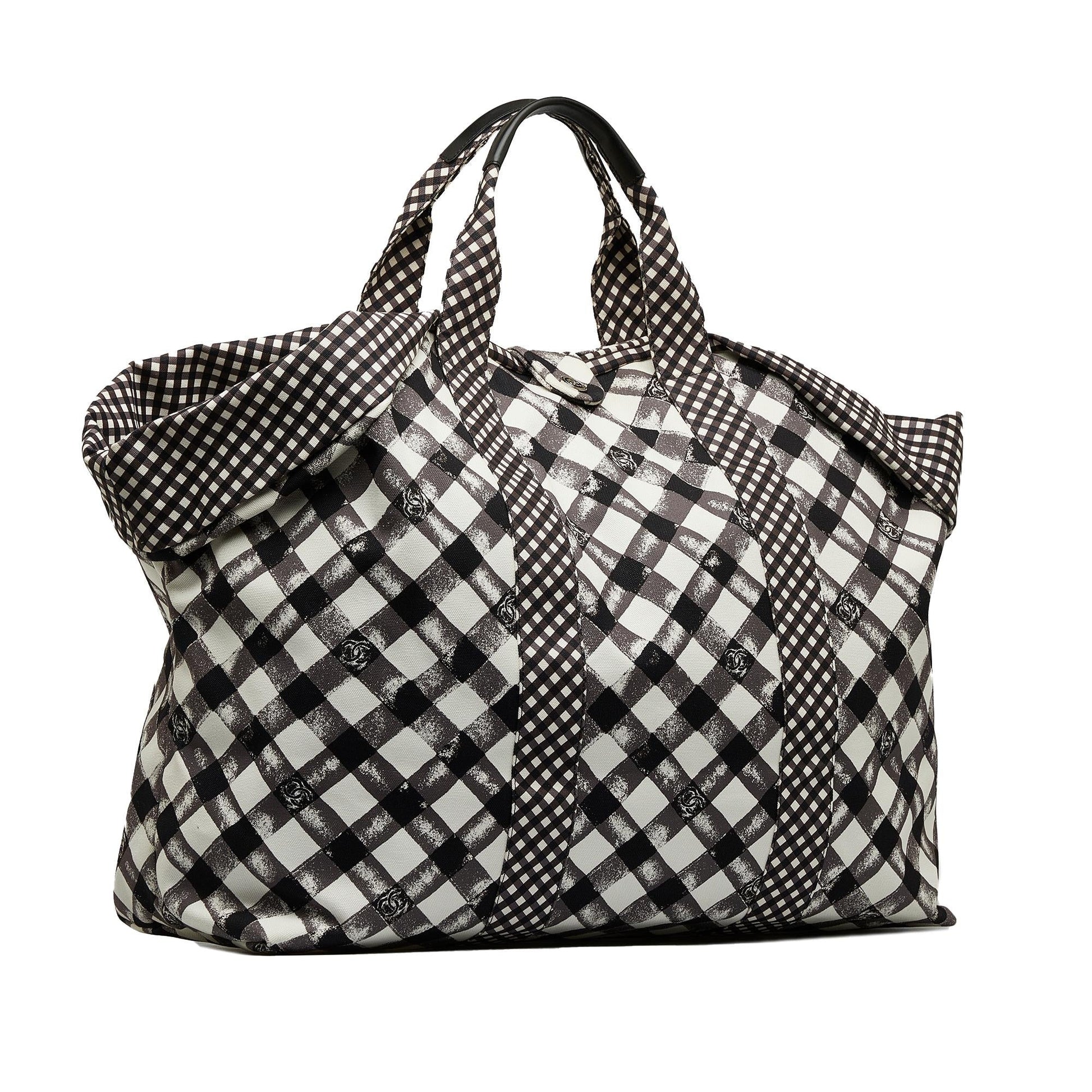 Chanel Gingham XXL SHG-FDvtAx Tote Bag