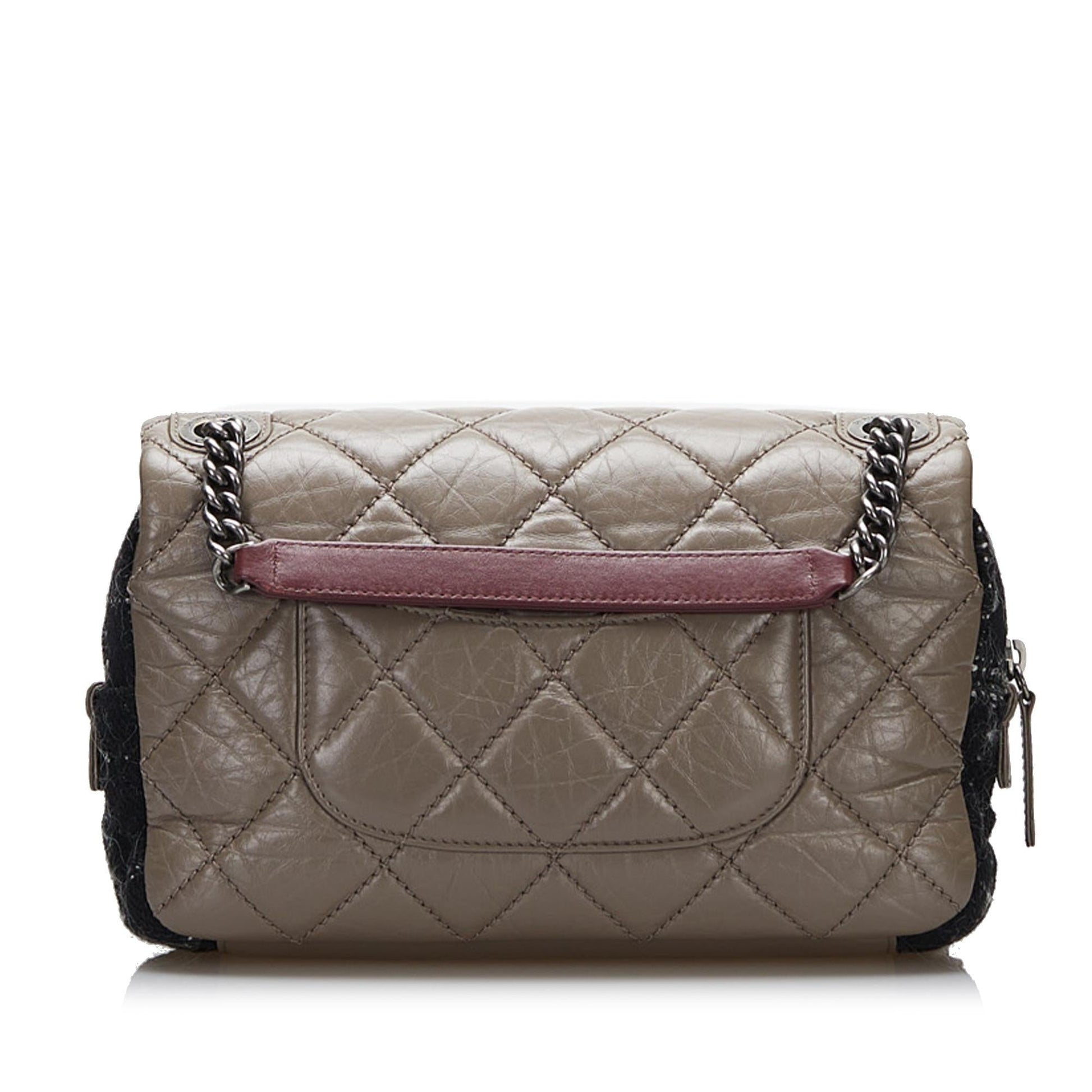 Chanel Glazed Matelasse Portobello Flap SHG-HqIza9 Shoulder Bag