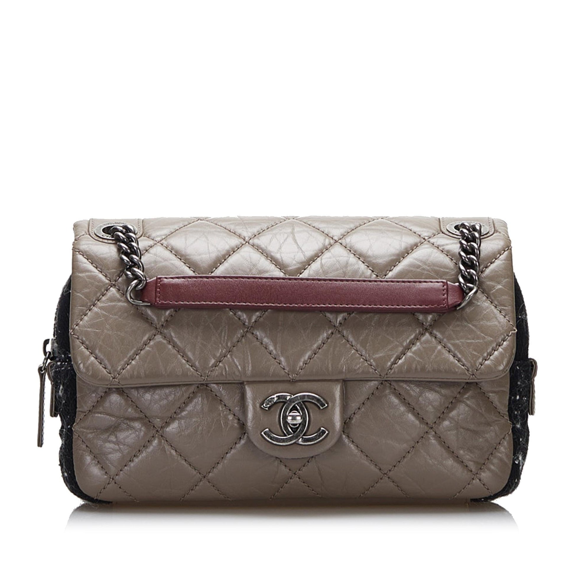Chanel Glazed Matelasse Portobello Flap SHG-HqIza9 Shoulder Bag