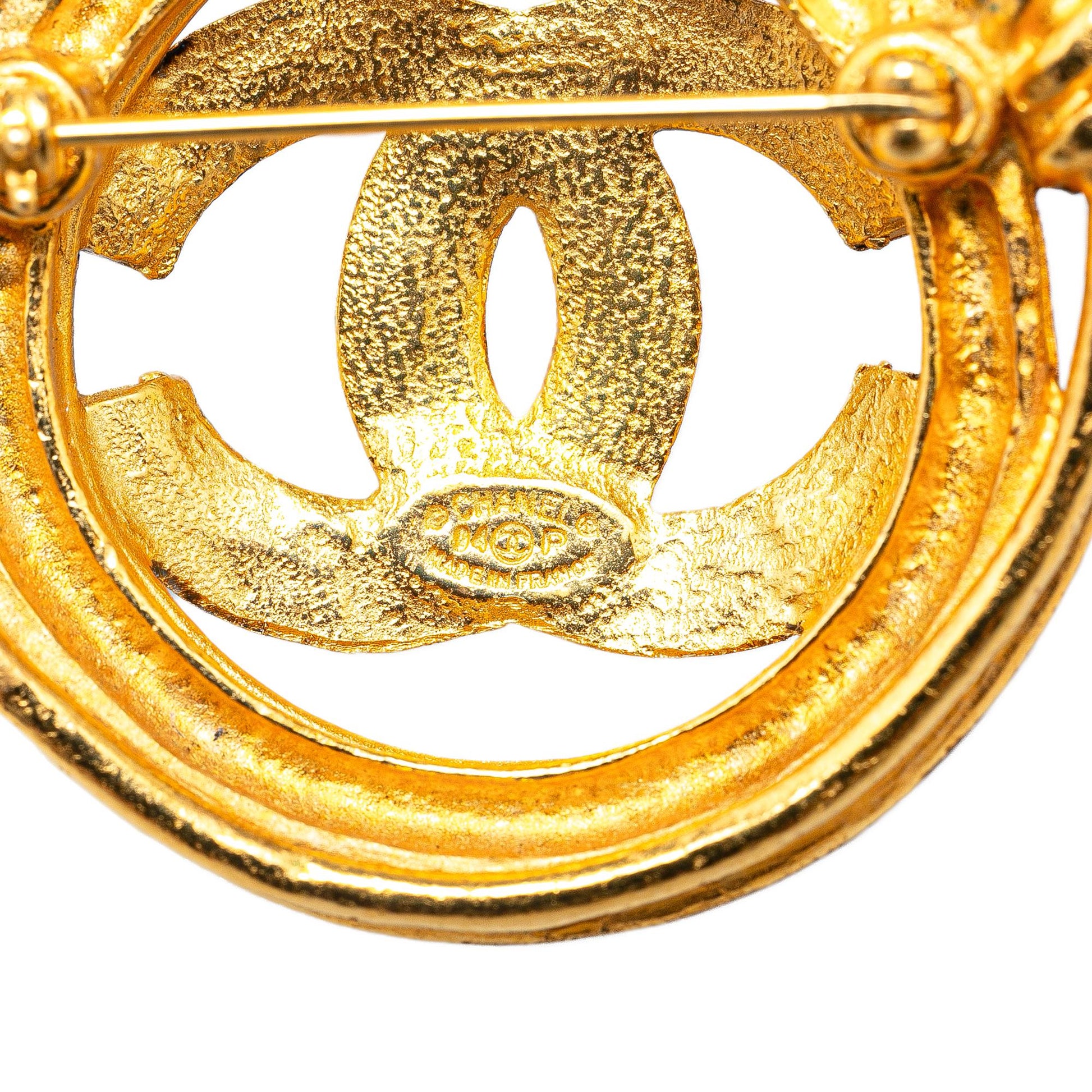 Chanel Plated CC Brooch SHG-ck9CYj Gold Handbag