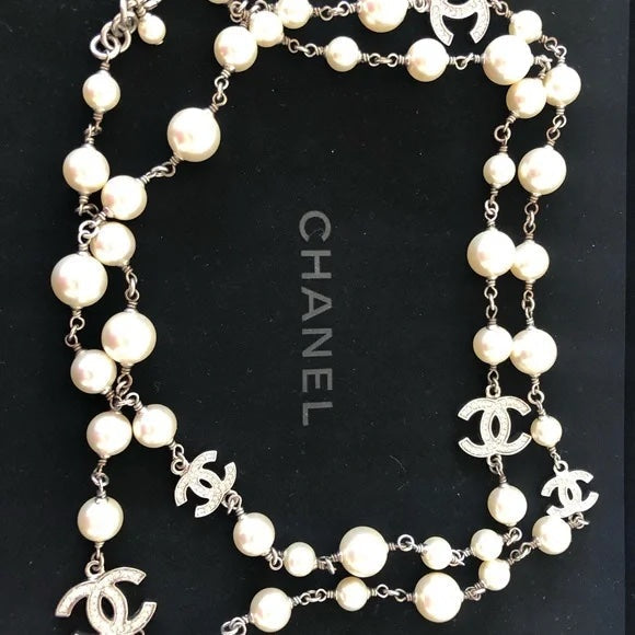 CHANEL 5 CC GRADUATED PEARL CRYSTAL LONG NECKLACE