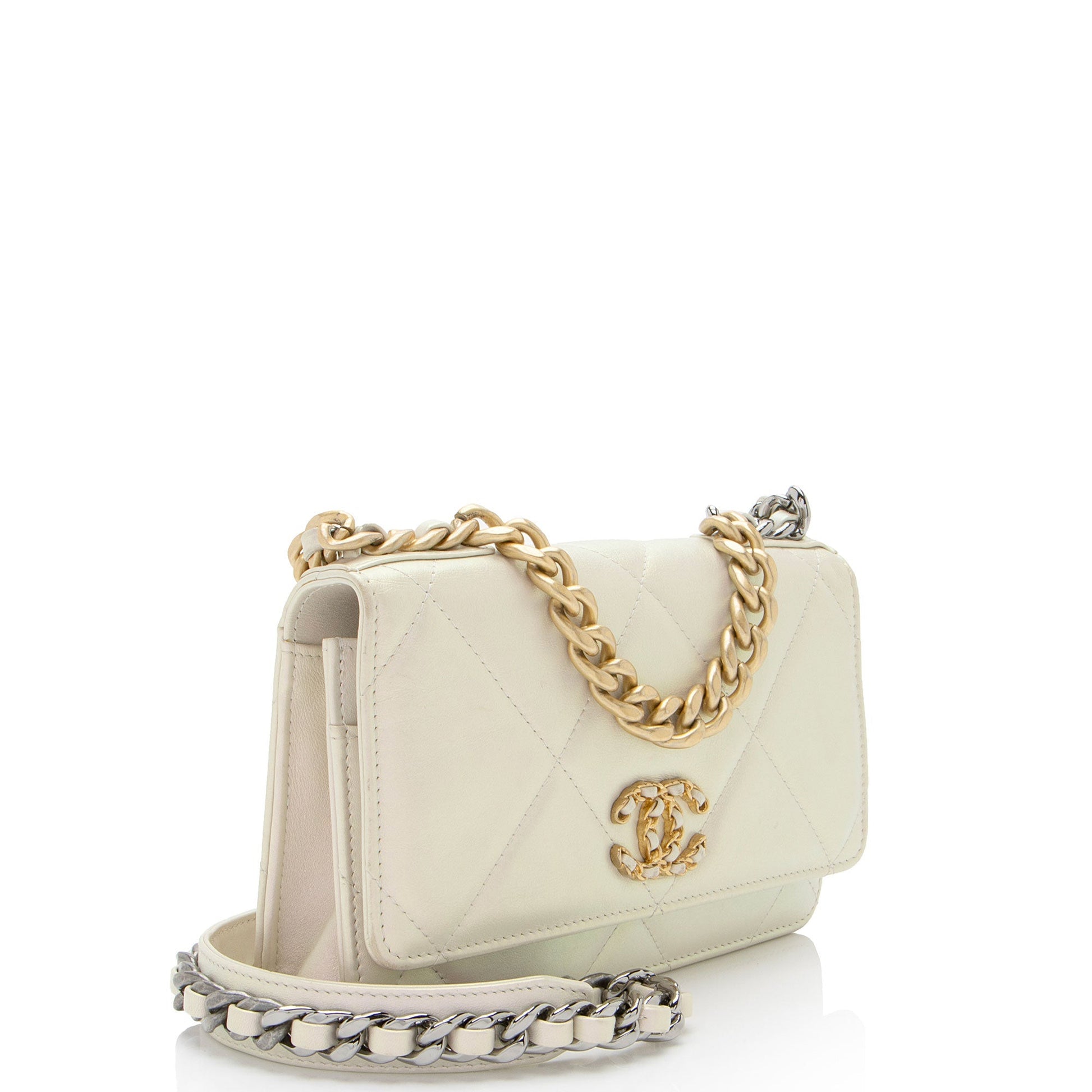 Chanel Iridescent Lambskin 19 on SHF-Q3iEEa Wallet Case