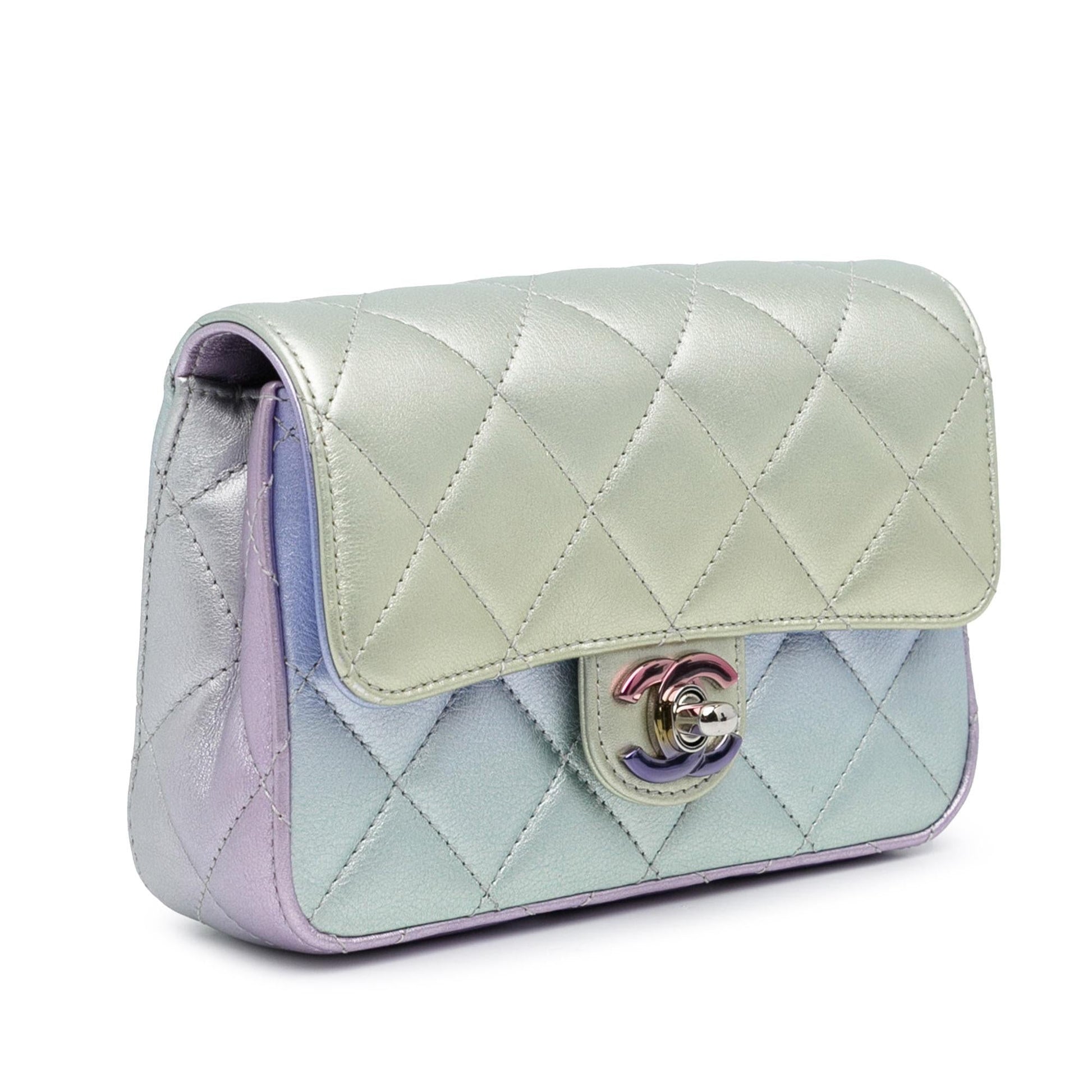 Chanel Iridescent Lambskin Wristlet SHG-OsxRyI Clutch Bag