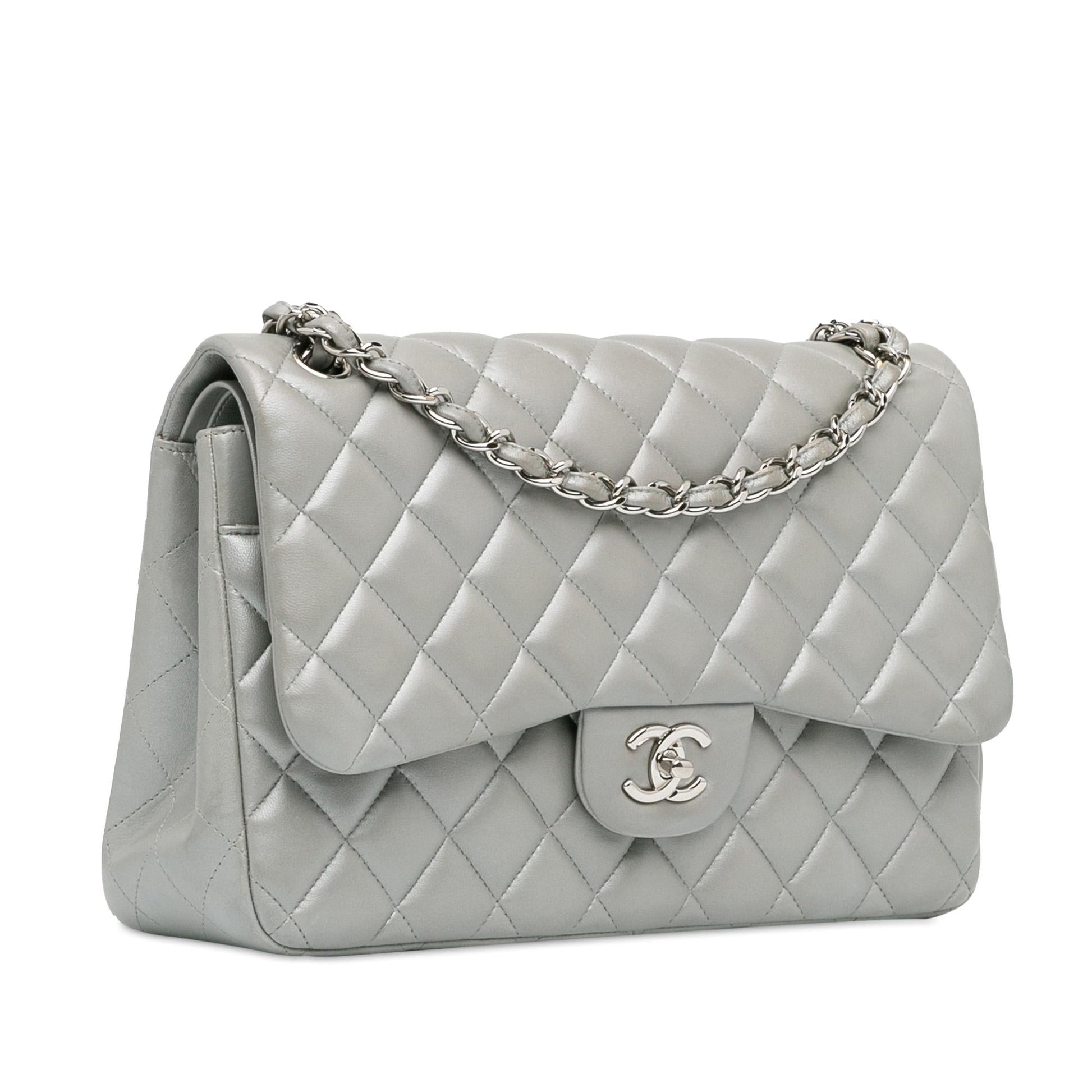 Chanel Jumbo Classic Lambskin Double Flap (Shg-Ffe2Ds) Bag