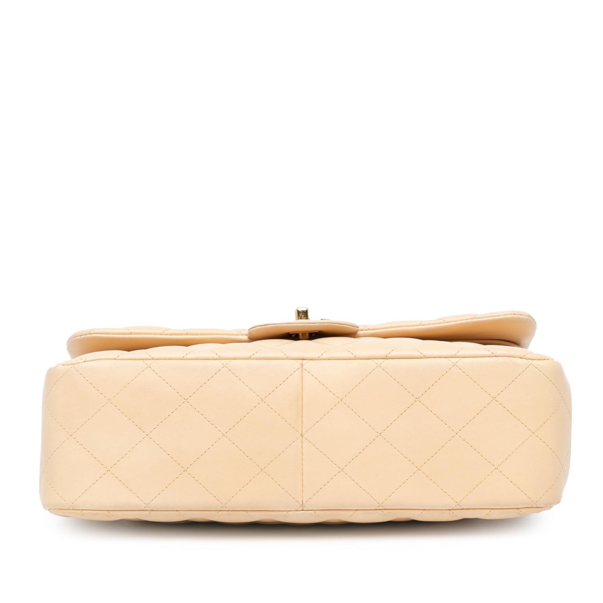 Chanel Jumbo Classic Lambskin Double Flap SHG-jsrSIe Handbag