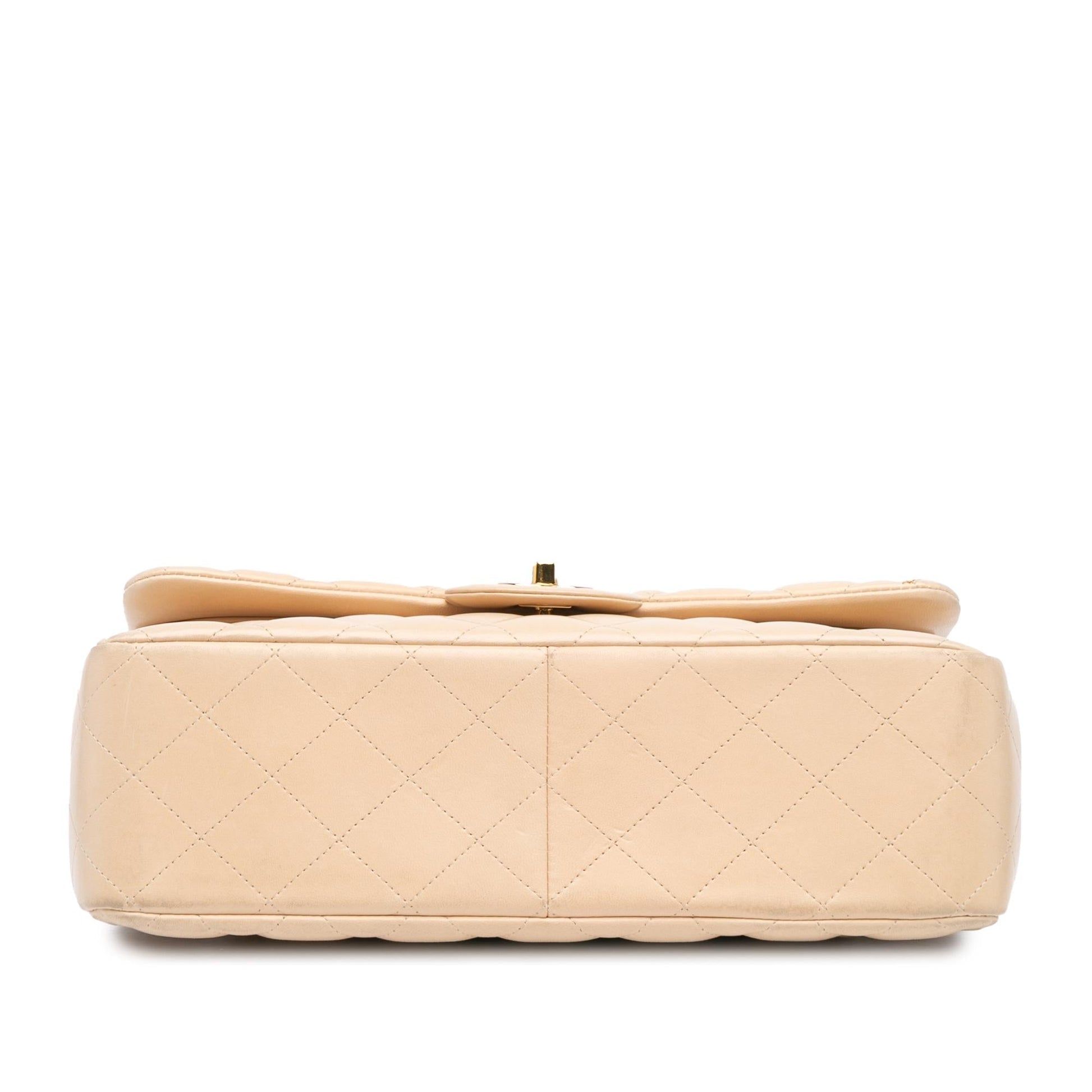 Chanel Jumbo Classic Lambskin Double Flap Handbag Shg Ocalna