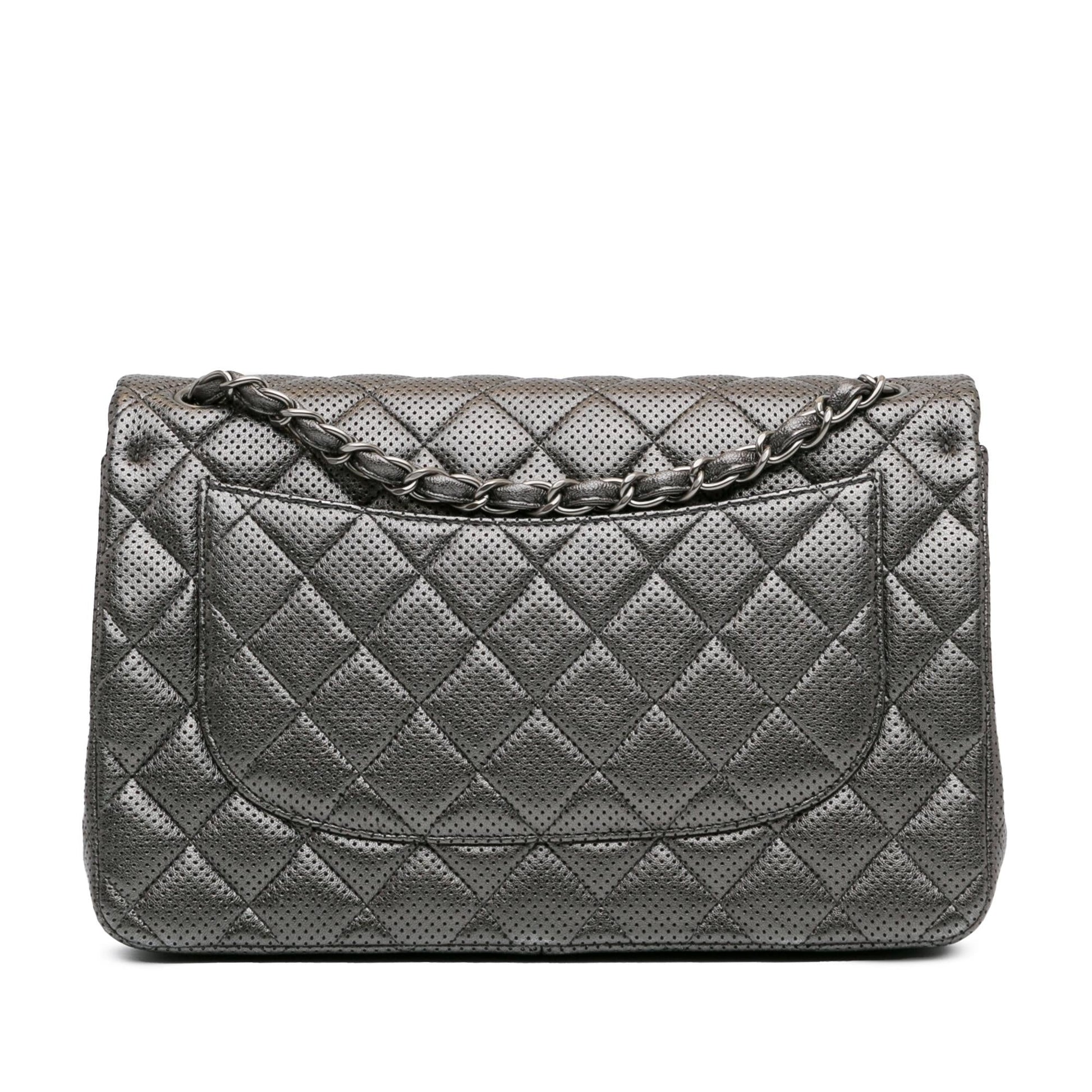 Chanel Jumbo Classic Perforated Lambskin Double Flap (SHG-YJkM4S)