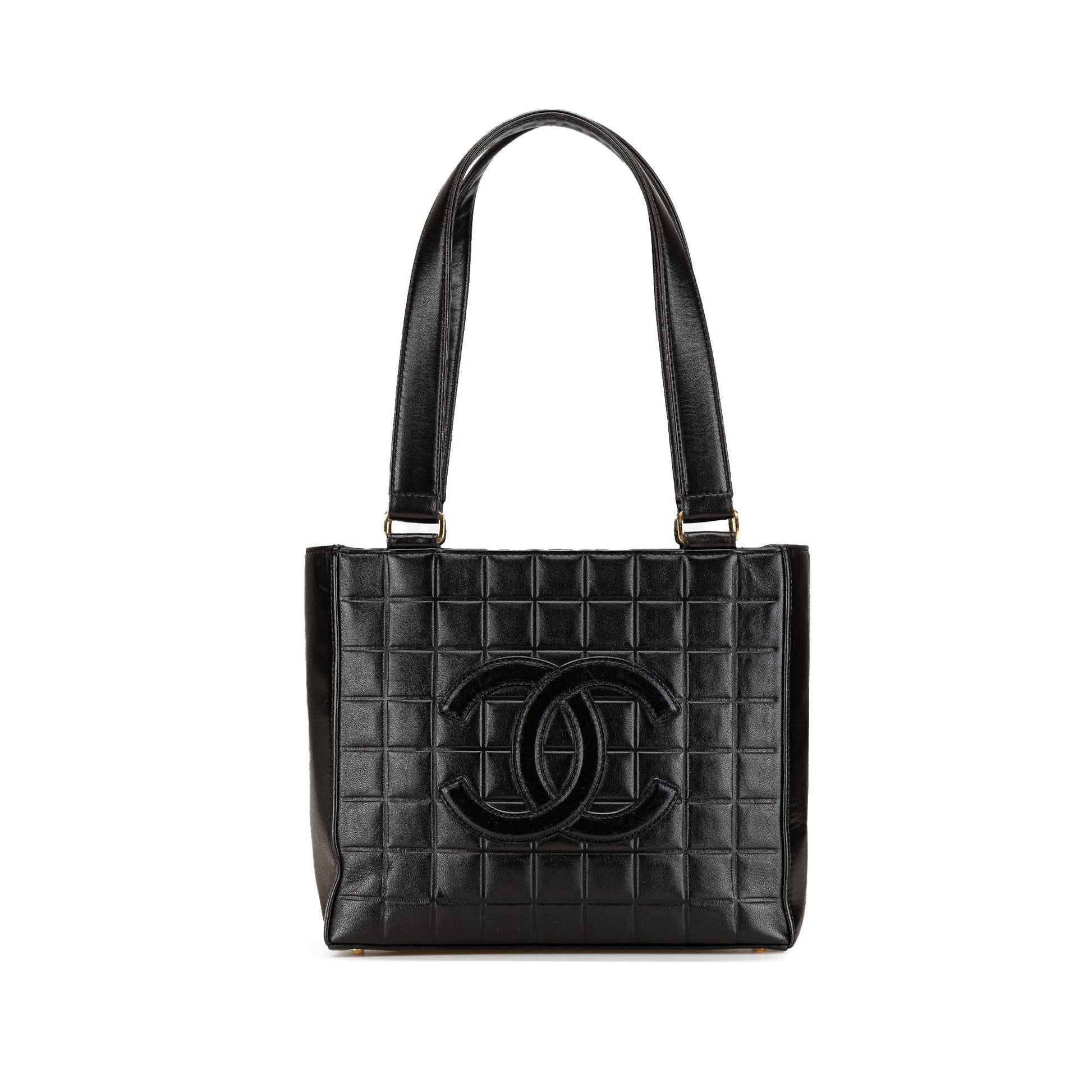 Chanel Lambskin Chocolate Bar SHG-Cnyzqh Shoulder Bag