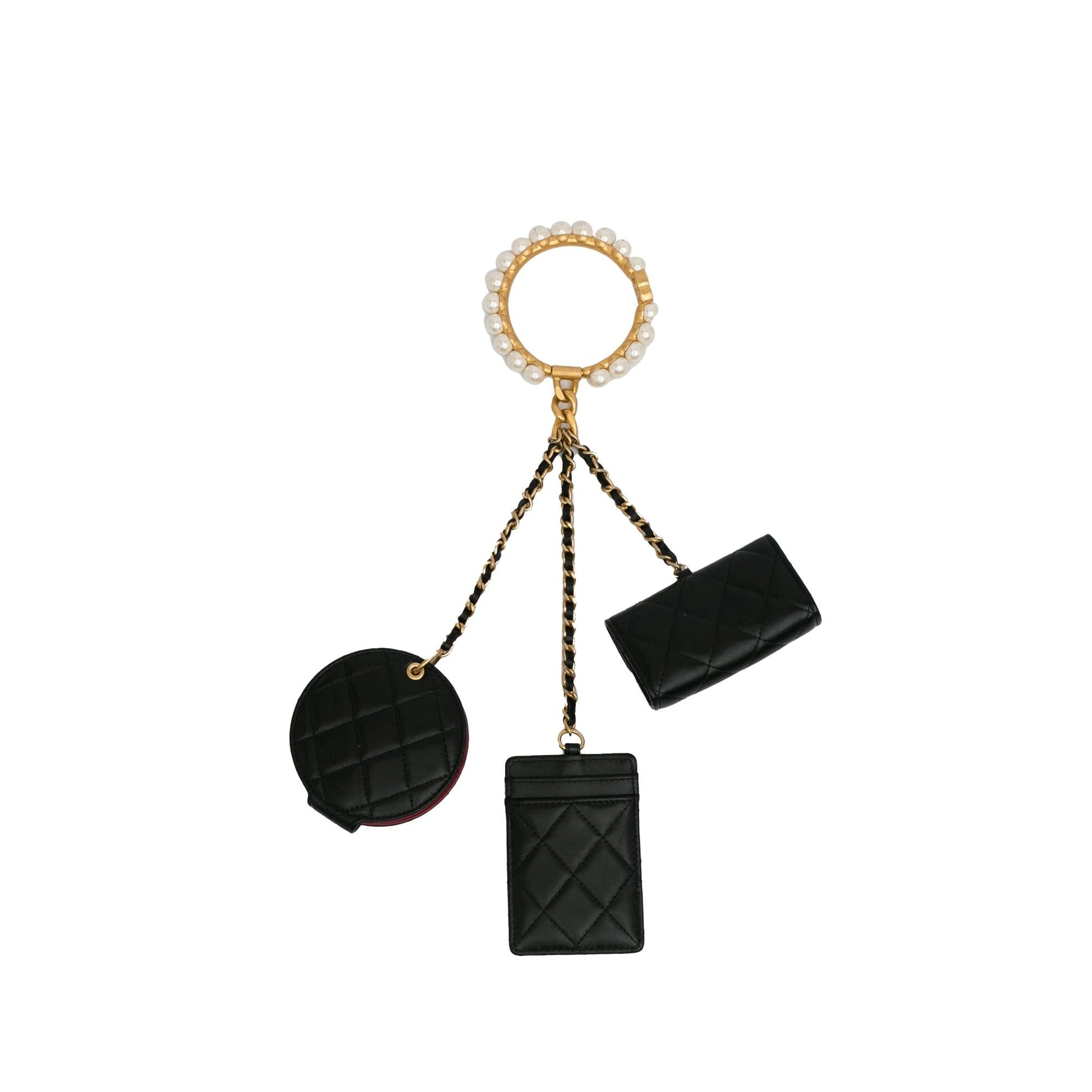 Chanel Lambskin Pearl Crown CC Wristlet Multi Handbag Shg Znqxol