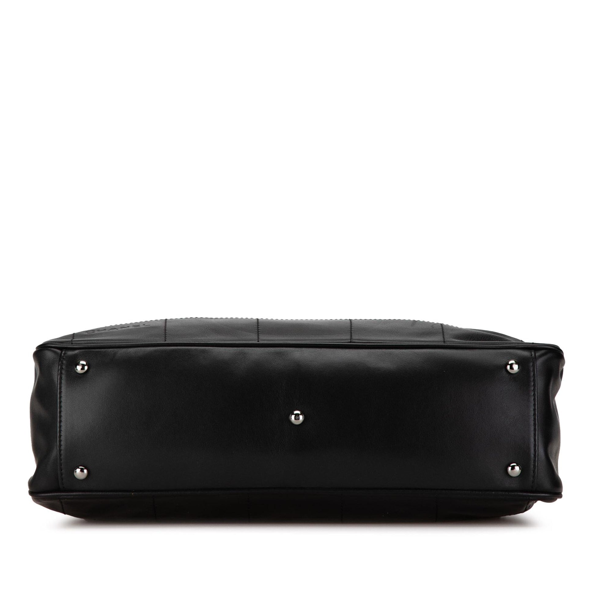 Chanel Lambskin Square Stitch Handbag (SHG-1TXj0Y)