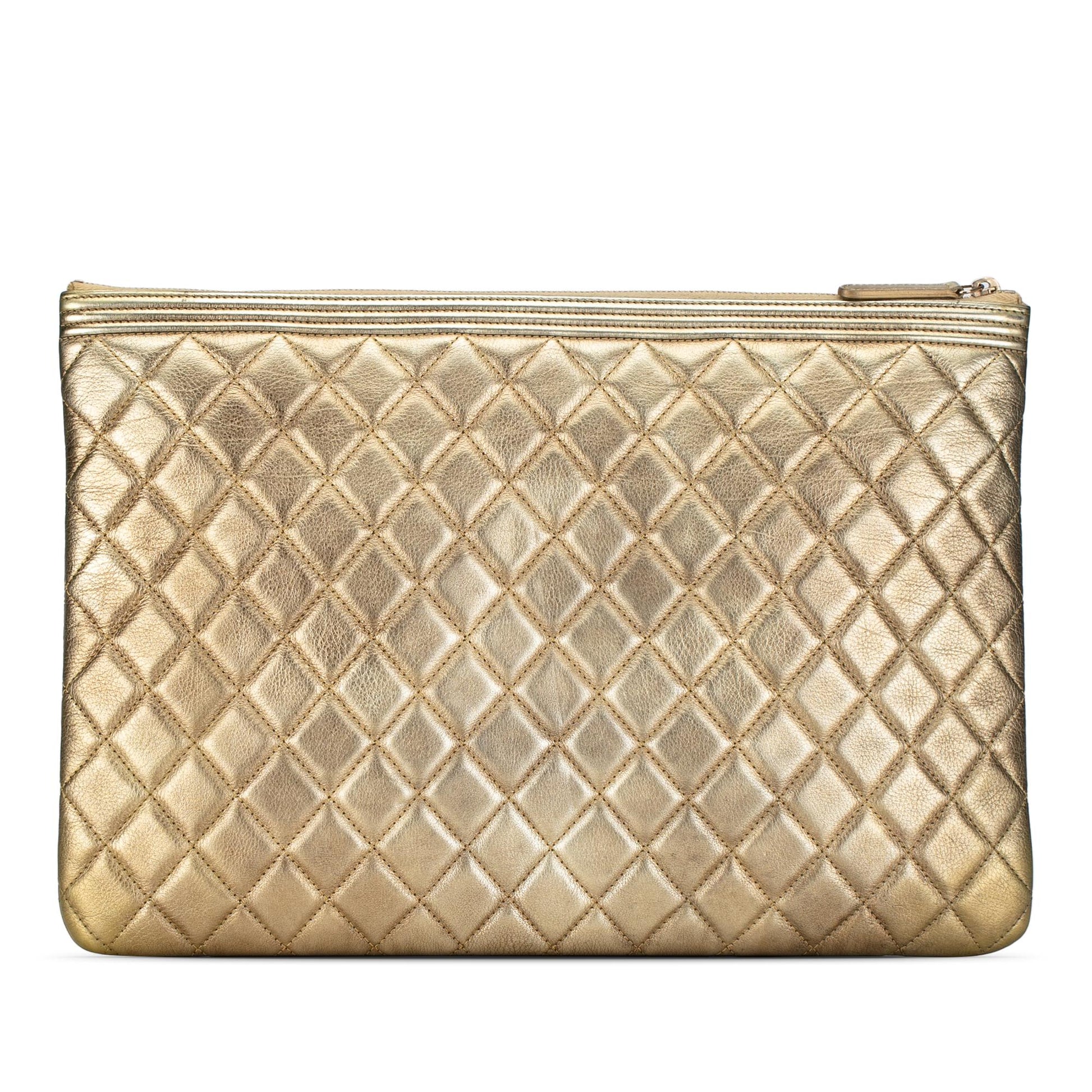 Chanel Lambskin Boy O SHG-SszkxH Clutch Bag