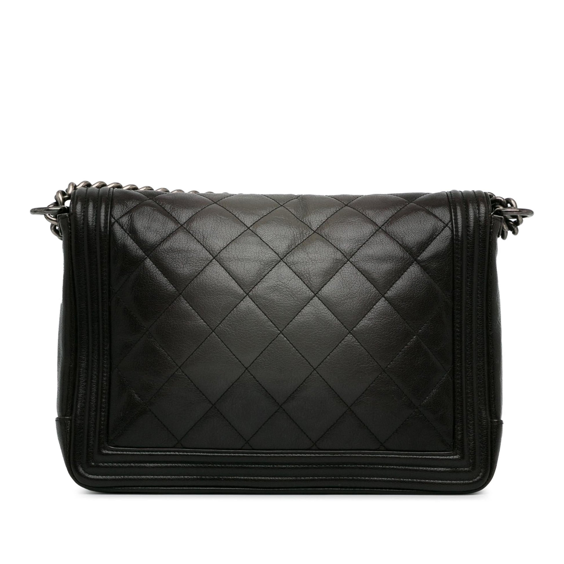 Chanel Large Ombre Calfskin Boy Flap (Shg-Hoty0Z) Bag