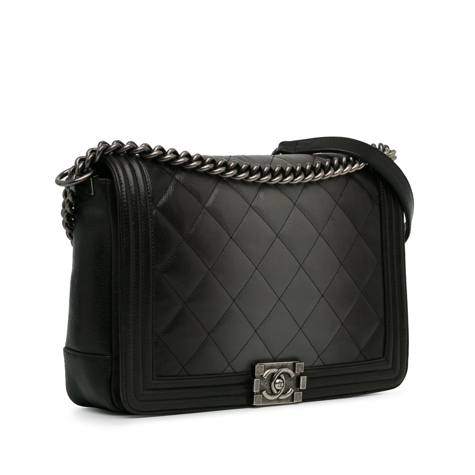 Chanel Large Ombre Calfskin Boy Flap (Shg-Hoty0Z) Bag