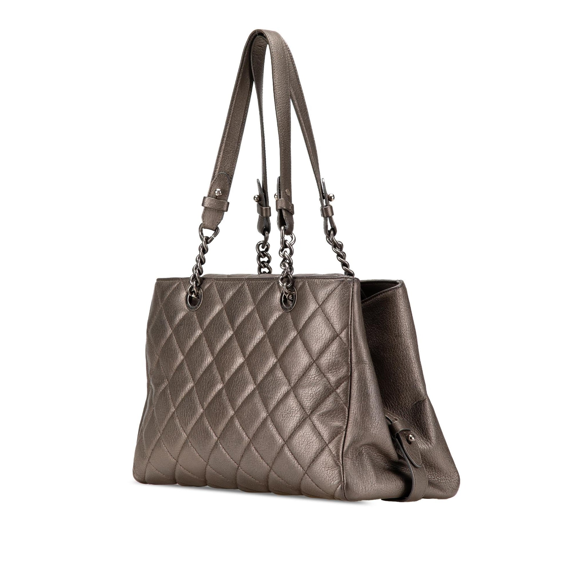 Chanel Quilted e Tote Bag