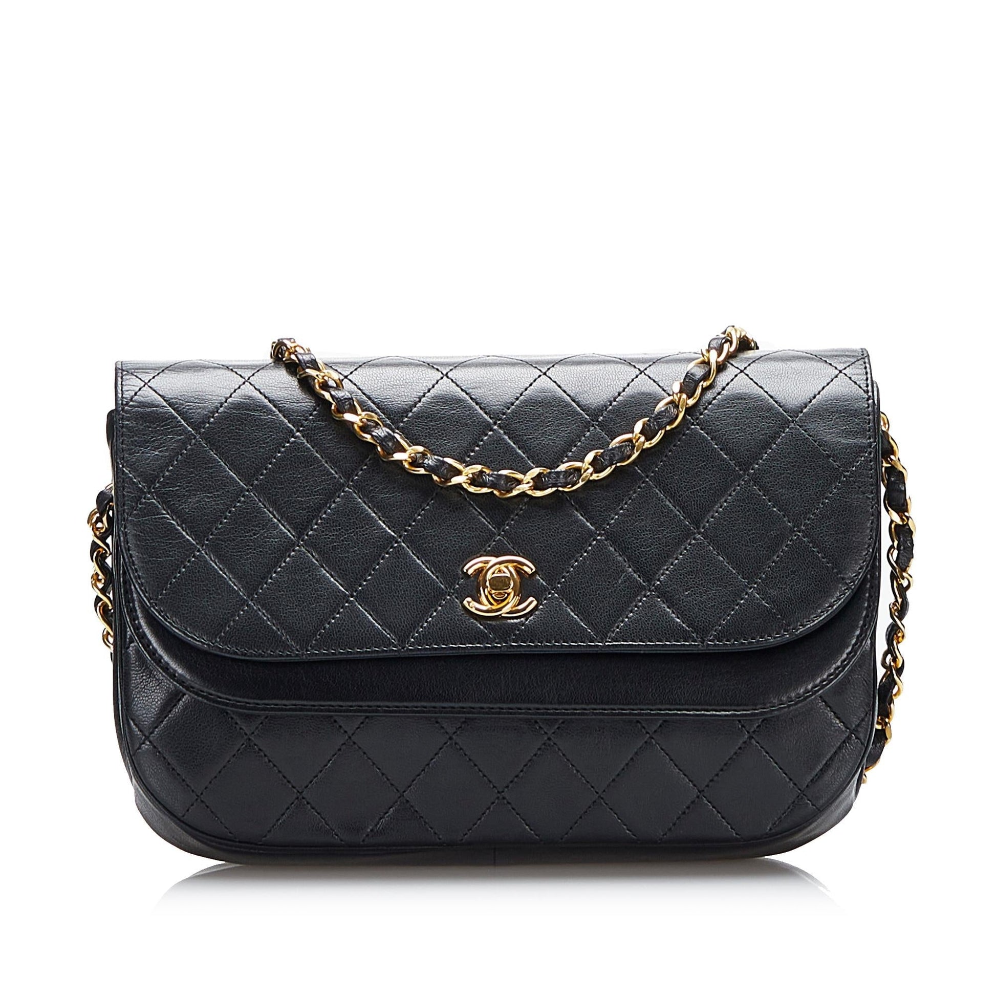 Chanel Matelasse Half Moon Flap SHG-2zbsTu Shoulder Bag