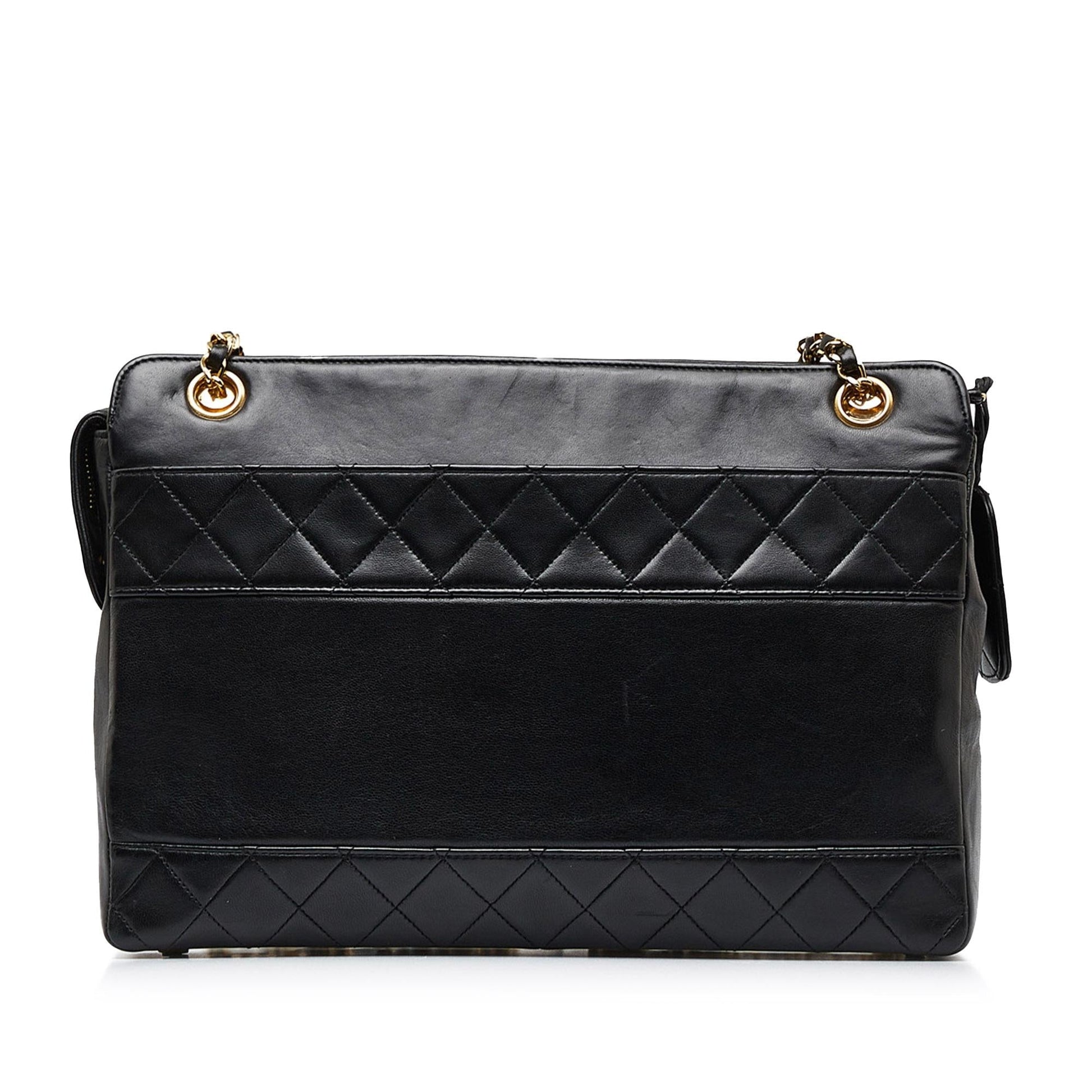 Chanel Matelasse Lambskin SHG-gbepOg Crossbody Bag