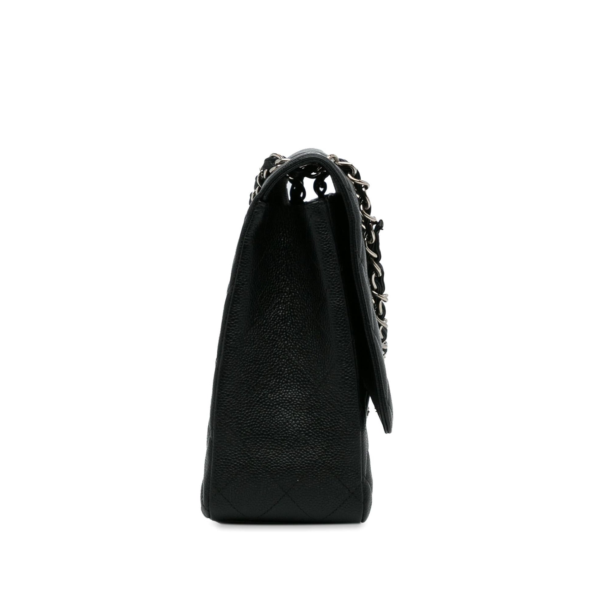 Chanel Maxi Classic Caviar Single Flap (SHG-QSdaKq)